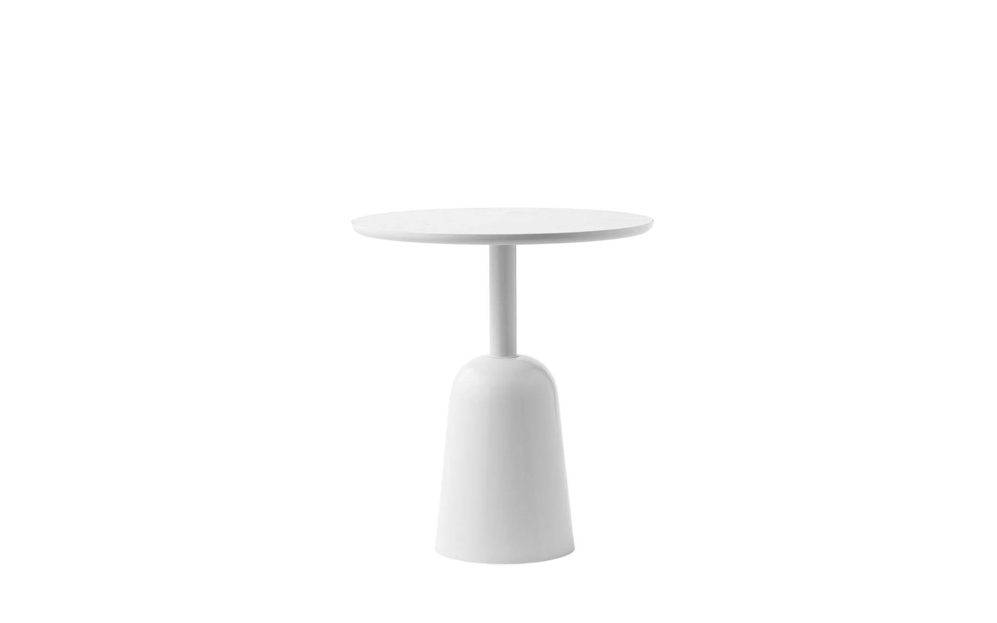 Eleganter Turn Tisch von Normann Copenhagen, ideal für jeden Raum.