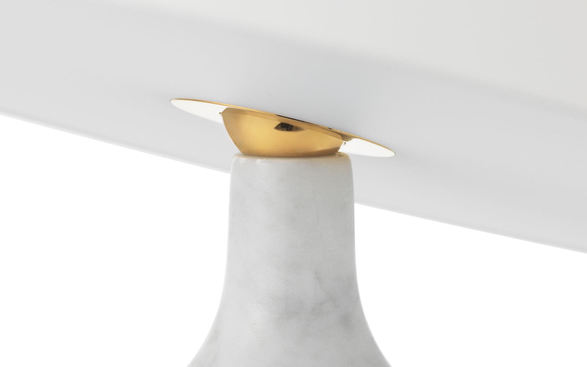 Eddy Tischlampe: Skandinavische Eleganz für stilvolle Räume.