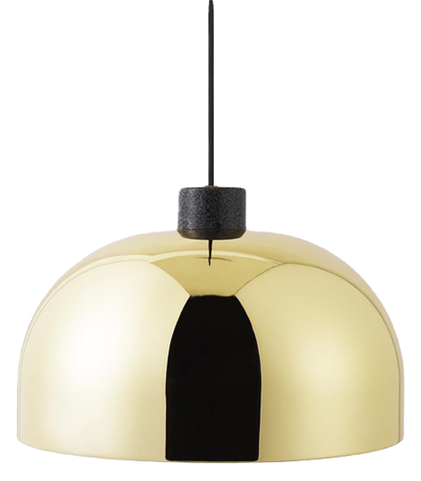 Die Grant Pendelleuchte Ø45 von Normann Copenhagen vereint zeitloses Design mit Metall und Granit für stilvolle Eleganz.