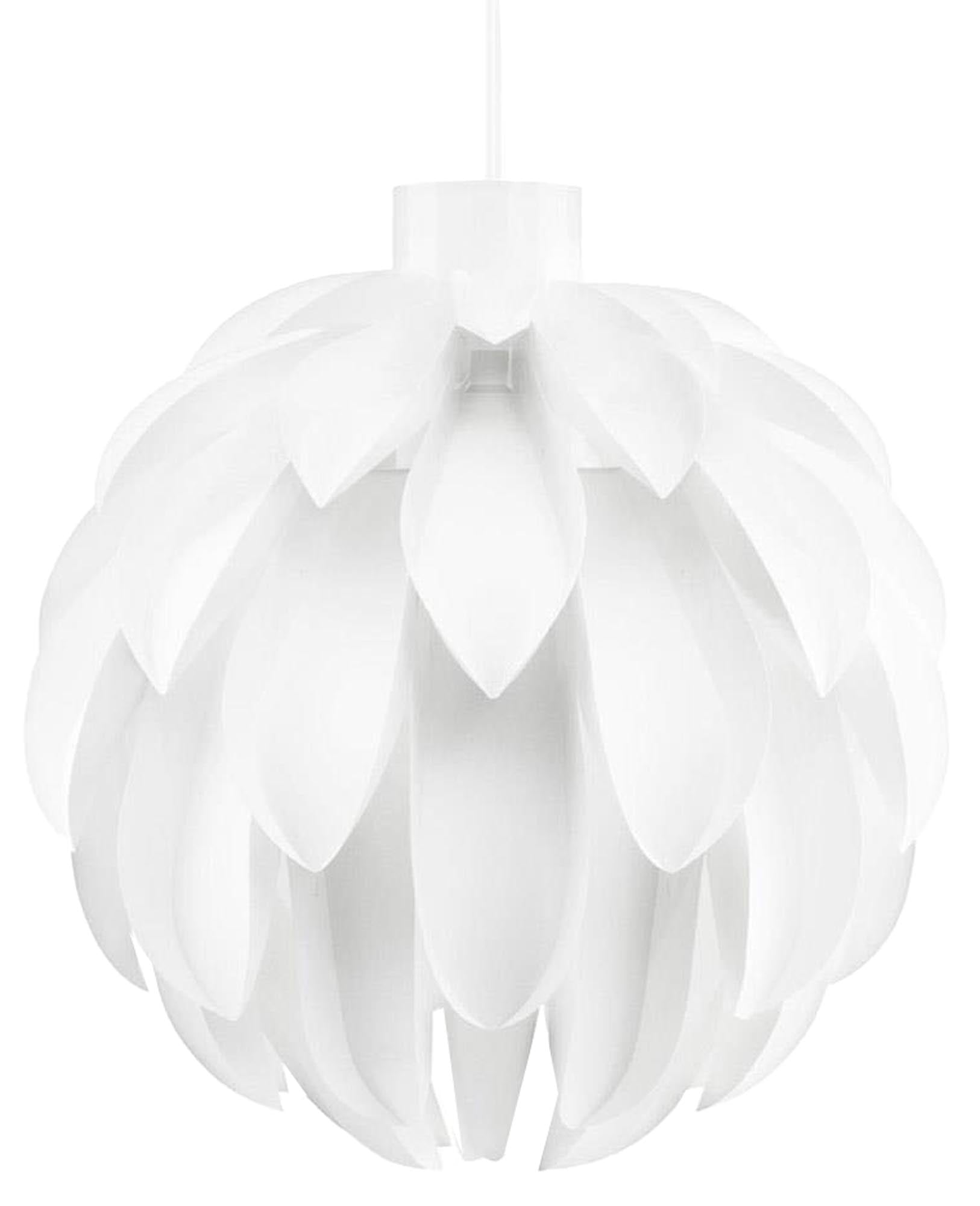 Die Norm 12 Lampe X Gross von Normann Copenhagen: Eine stilvolle Pendelleuchte, die mit 67 Teilen Kreativität und skandinavisches Design vereint.