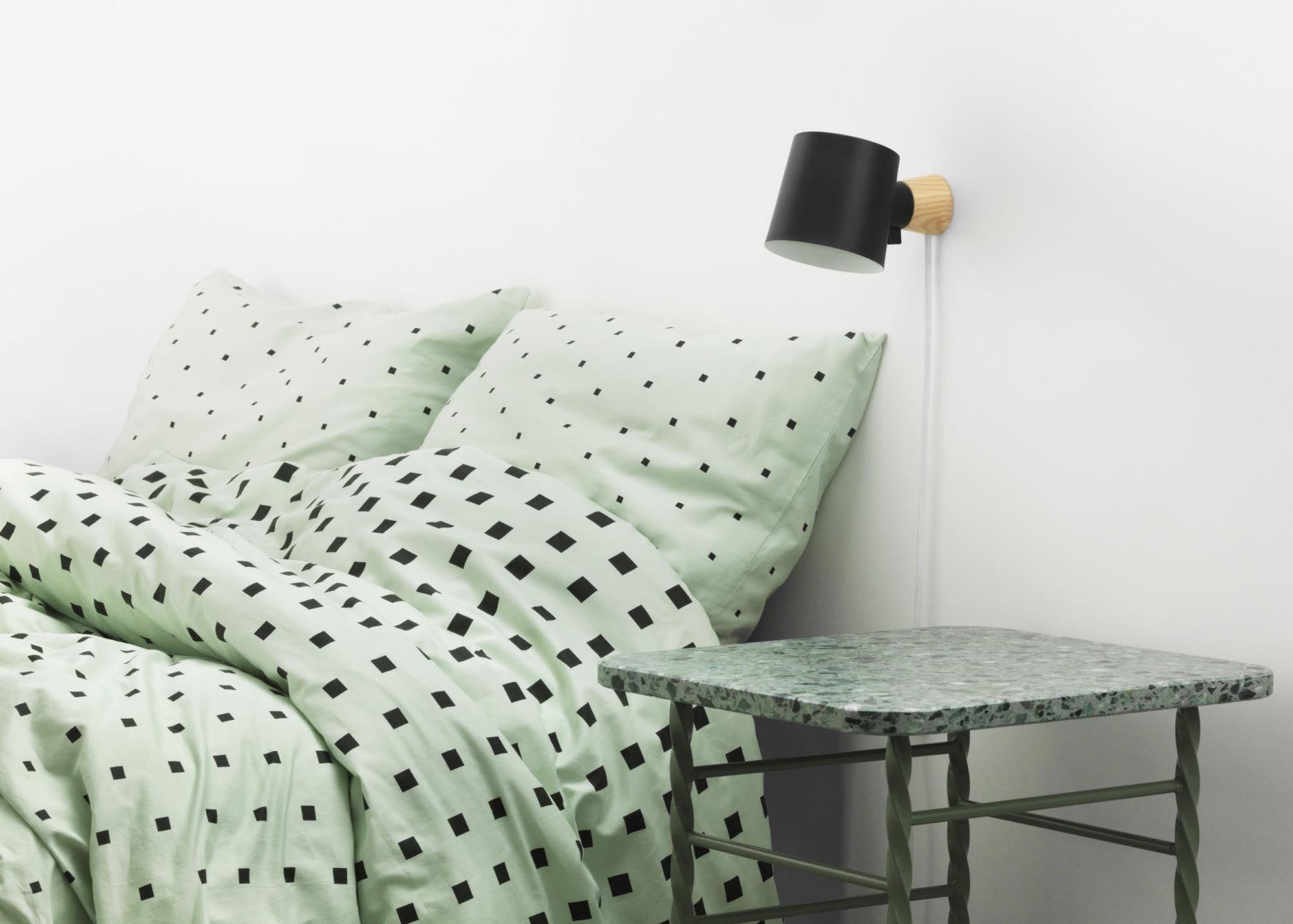 Rise Wandleuchte EU schwarz in  präsentiert im Onlineshop von KAQTU Design AG. Wandleuchte ist von Normann Copenhagen