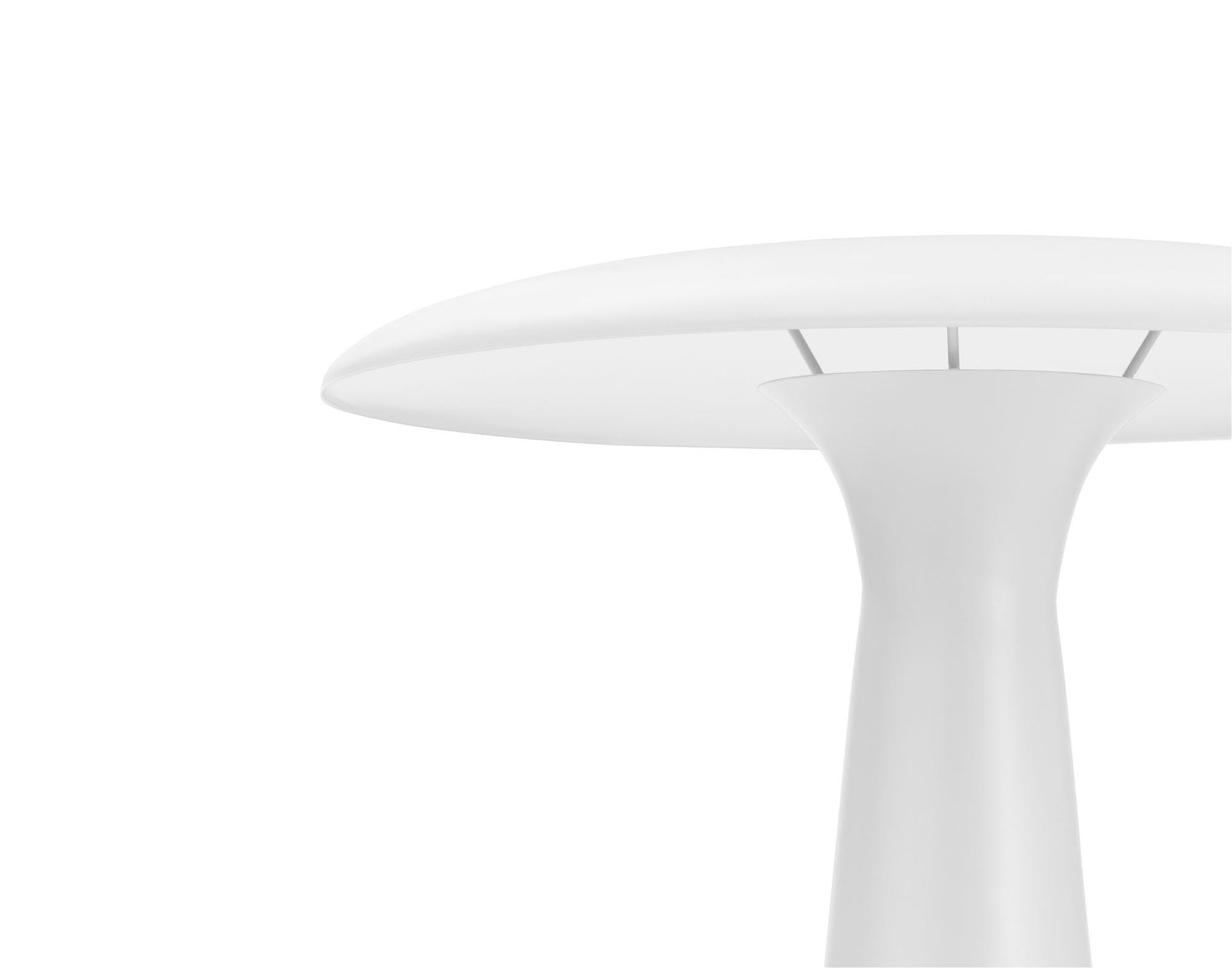 Elegante Shelter Tischlampe von Normann Copenhagen für modernes Wohnen.