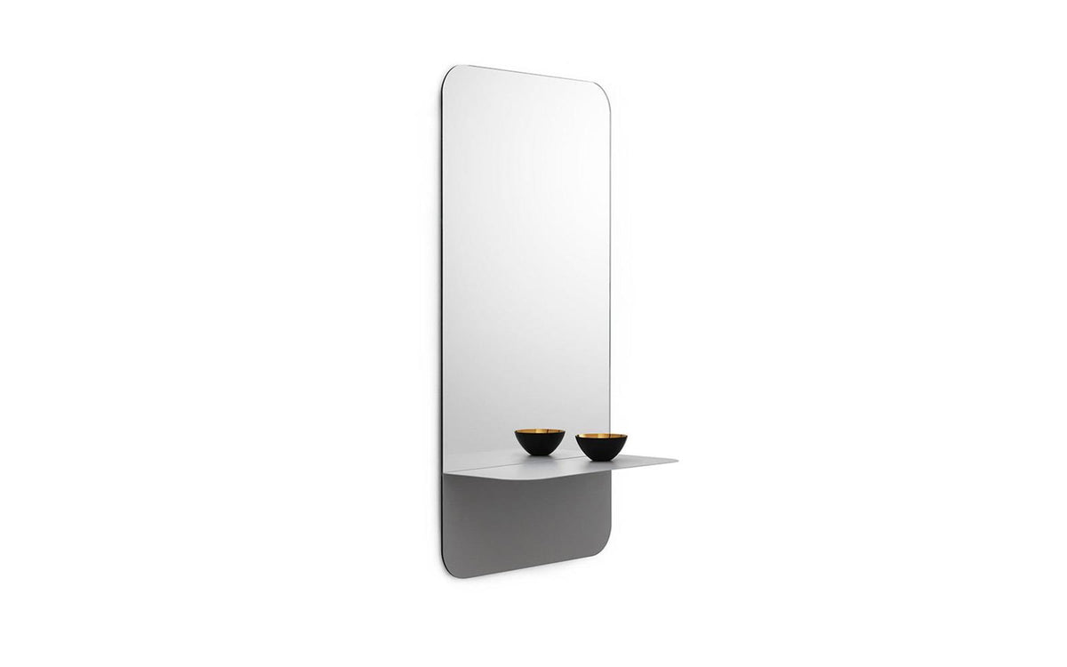 Horizon Wandspiegel Vertikal in  präsentiert im Onlineshop von KAQTU Design AG. Wandspiegel ist von Normann Copenhagen