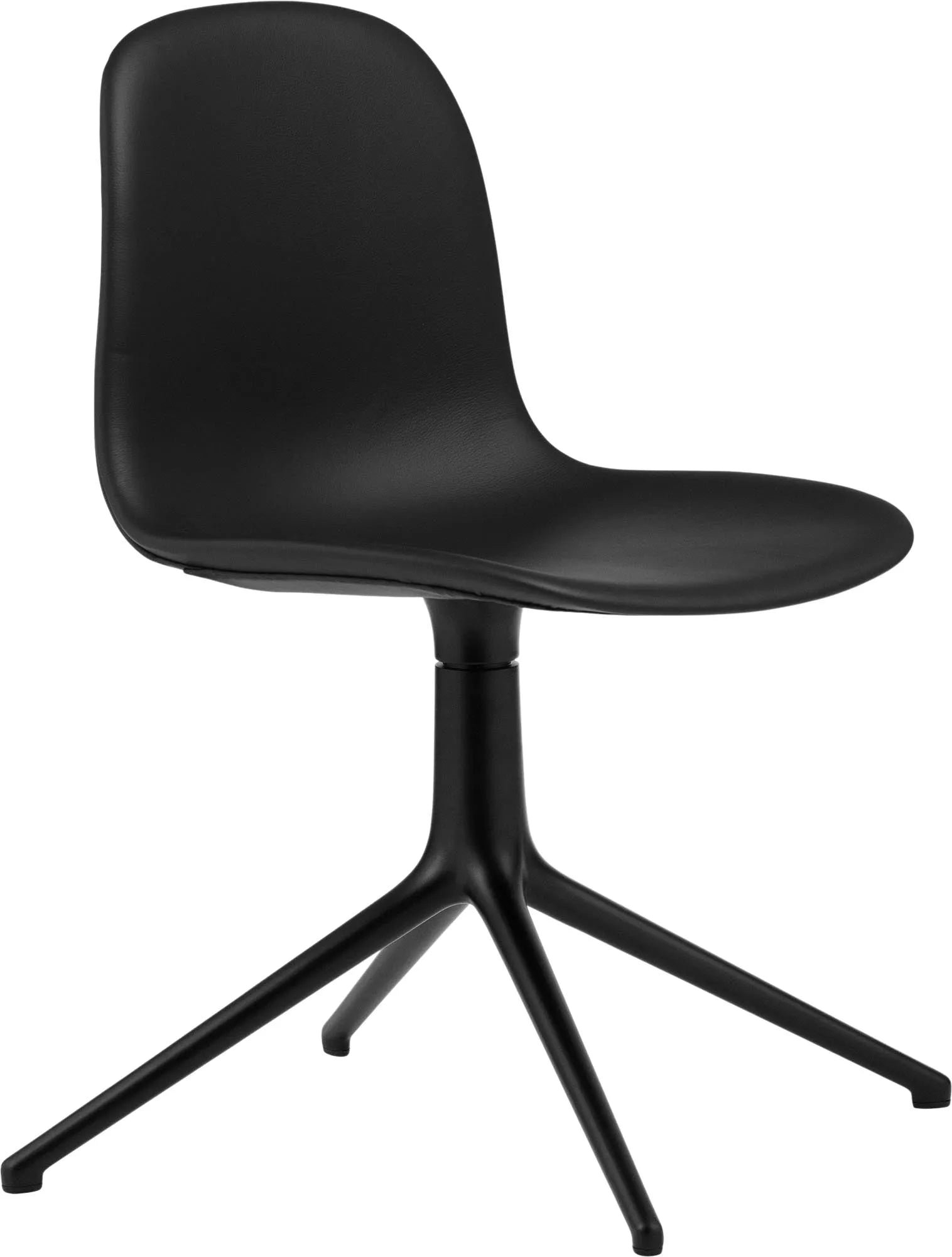 Der Form Drehstuhl von Normann Copenhagen besticht durch sein elegantes Design und bietet über 40.000 Kombinationsmöglichkeiten.