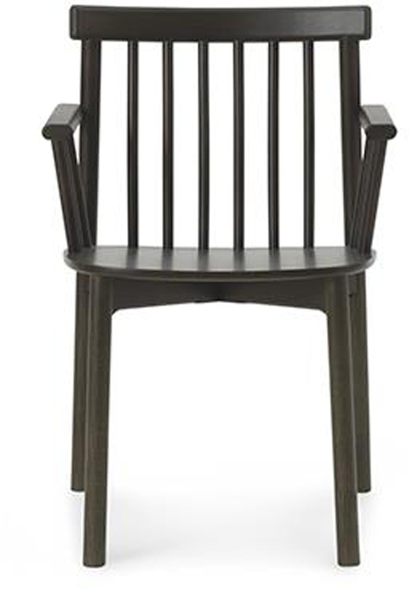 Pind Armlehnstuhl von Normann Copenhagen: Elegante Linien und Komfort vereinen sich in diesem modernen Klassiker für Ihr Zuhause.
