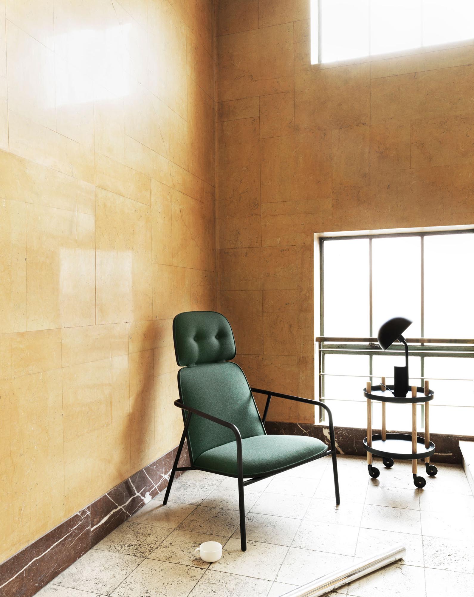 Pad lounge armchair high black steel black/remix