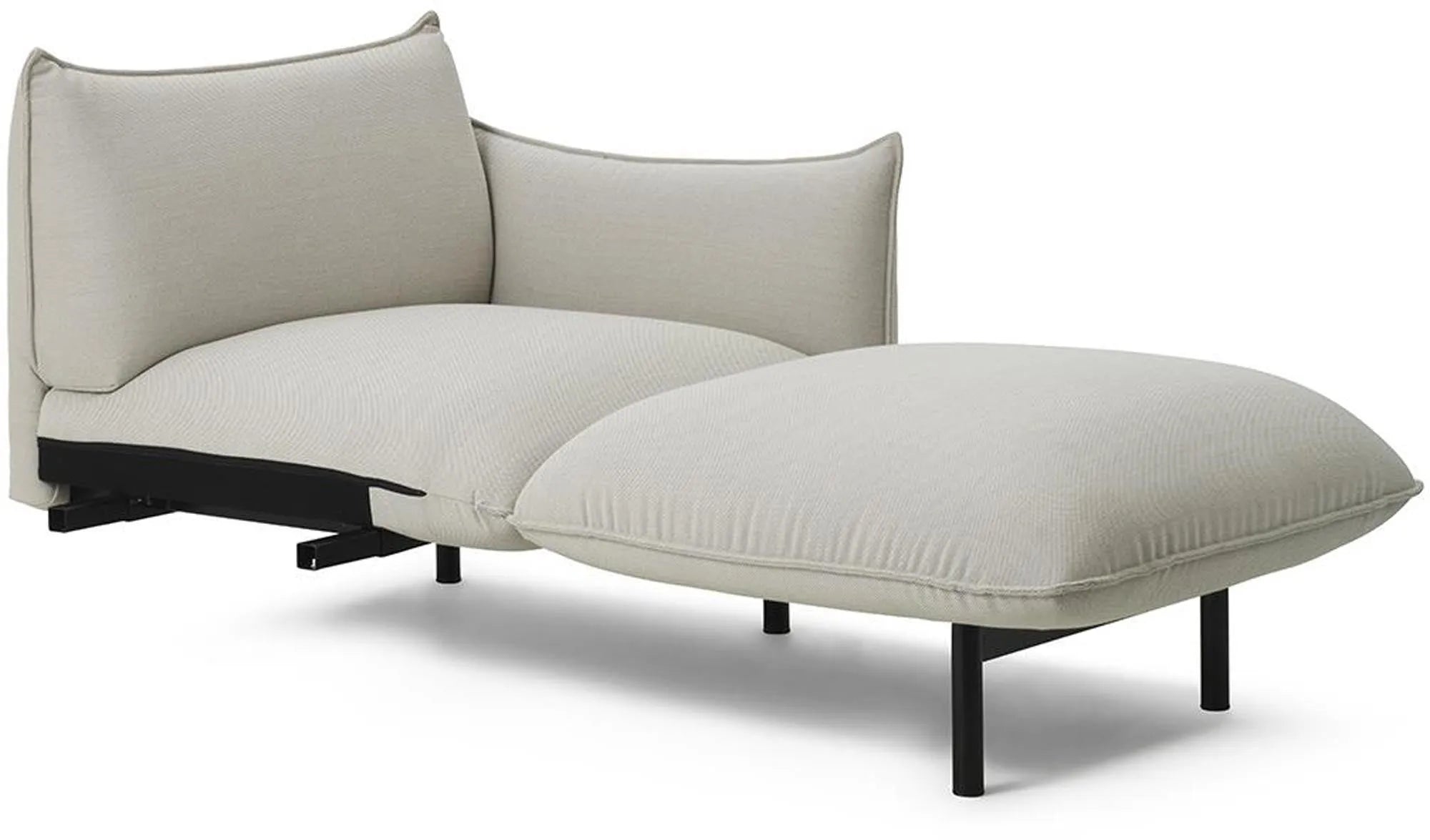 Modulares Sofa Ark: Sanfte Bögen, pralle Kissen, luftiger Sockel. Minimalistisch, elegant, einladend. Perfekt für stilvolle Räume.