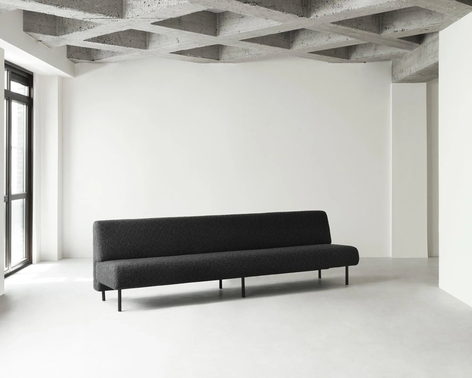 Frame Sofa: Stilvolle Eleganz und Funktionalität in einem Möbelstück.