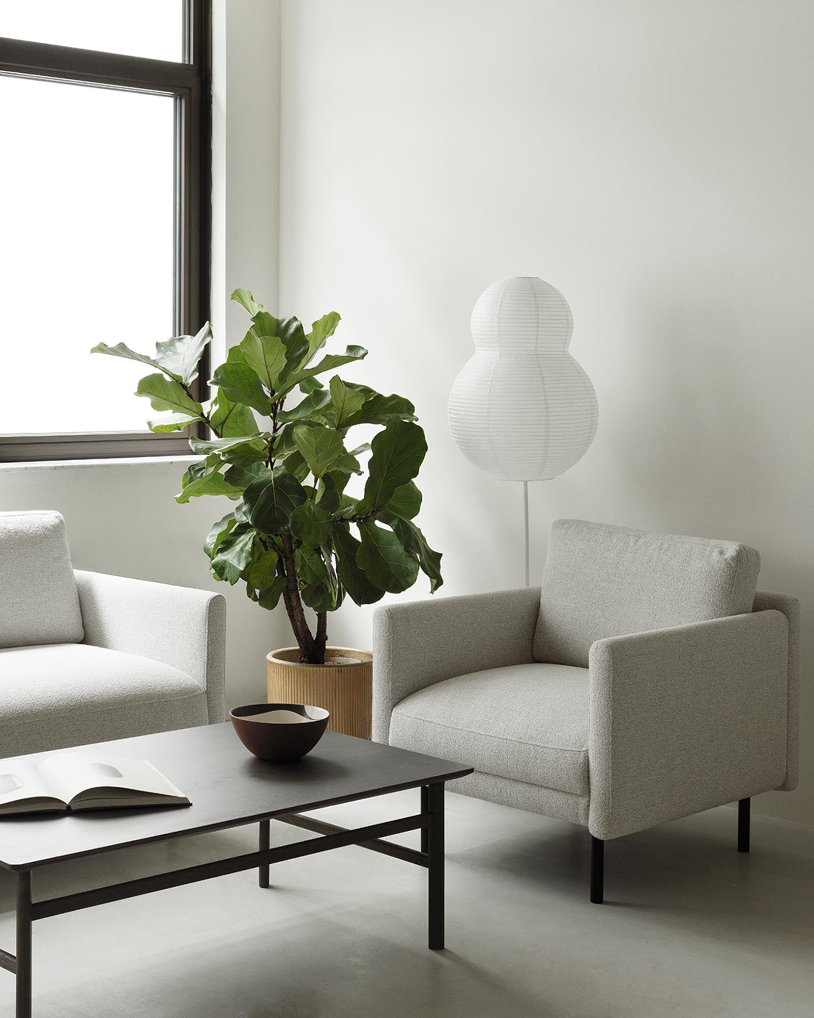 Eleganter Rar Loungesessel von Normann Copenhagen für modernes Wohnen.