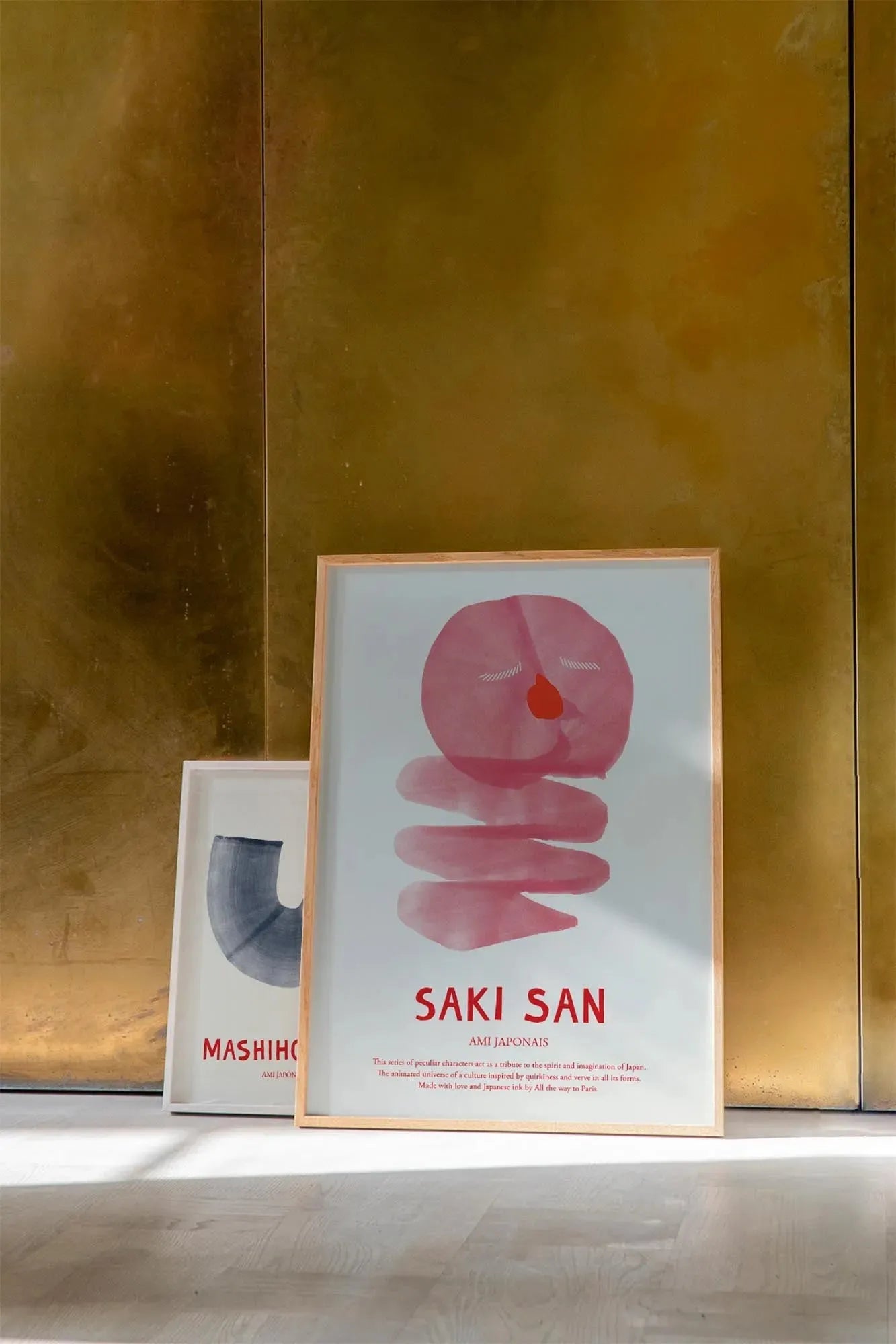 Saki San Kunstdruck: Elegante Kunst für stilvolle Wohnräume.