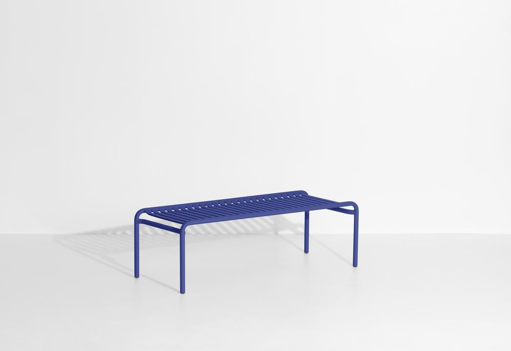 Week-End Coffee Table large in Blue präsentiert im Onlineshop von KAQTU Design AG. Loungetisch ist von Petite Friture