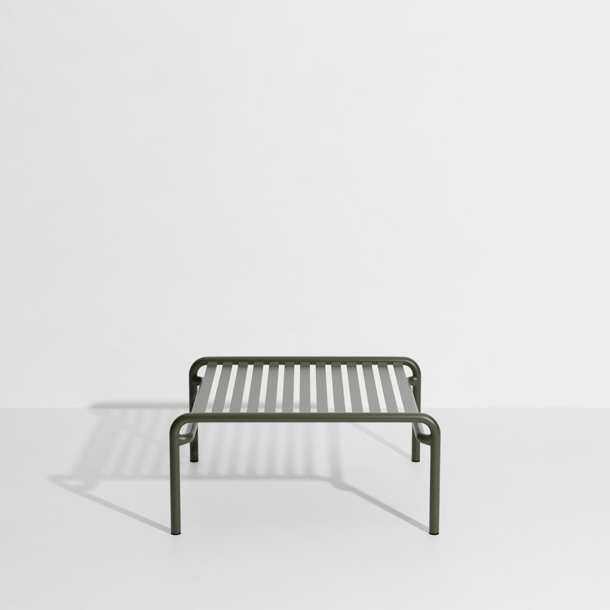 Week-End Coffee Table small in Green Glass präsentiert im Onlineshop von KAQTU Design AG. Loungetisch ist von Petite Friture