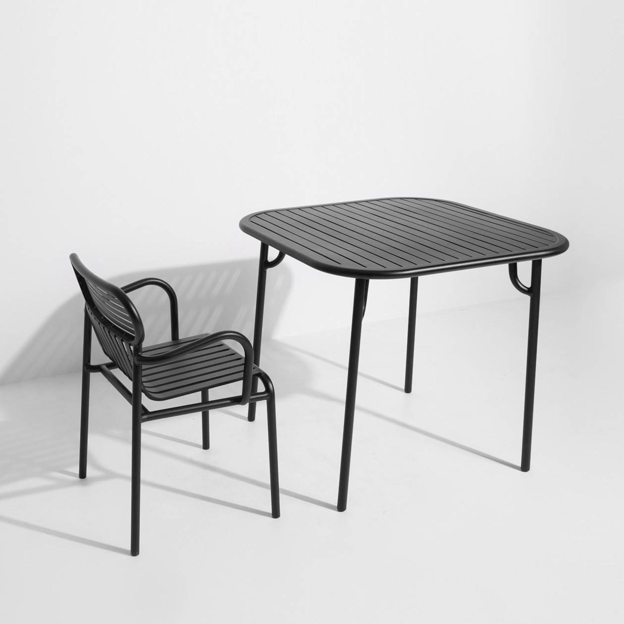 Stylischer Week-End Tisch Small von Petite Friture – ideal für Terrasse, Balkon und Garten. Hochwertiges Design trifft auf Funktionalität.