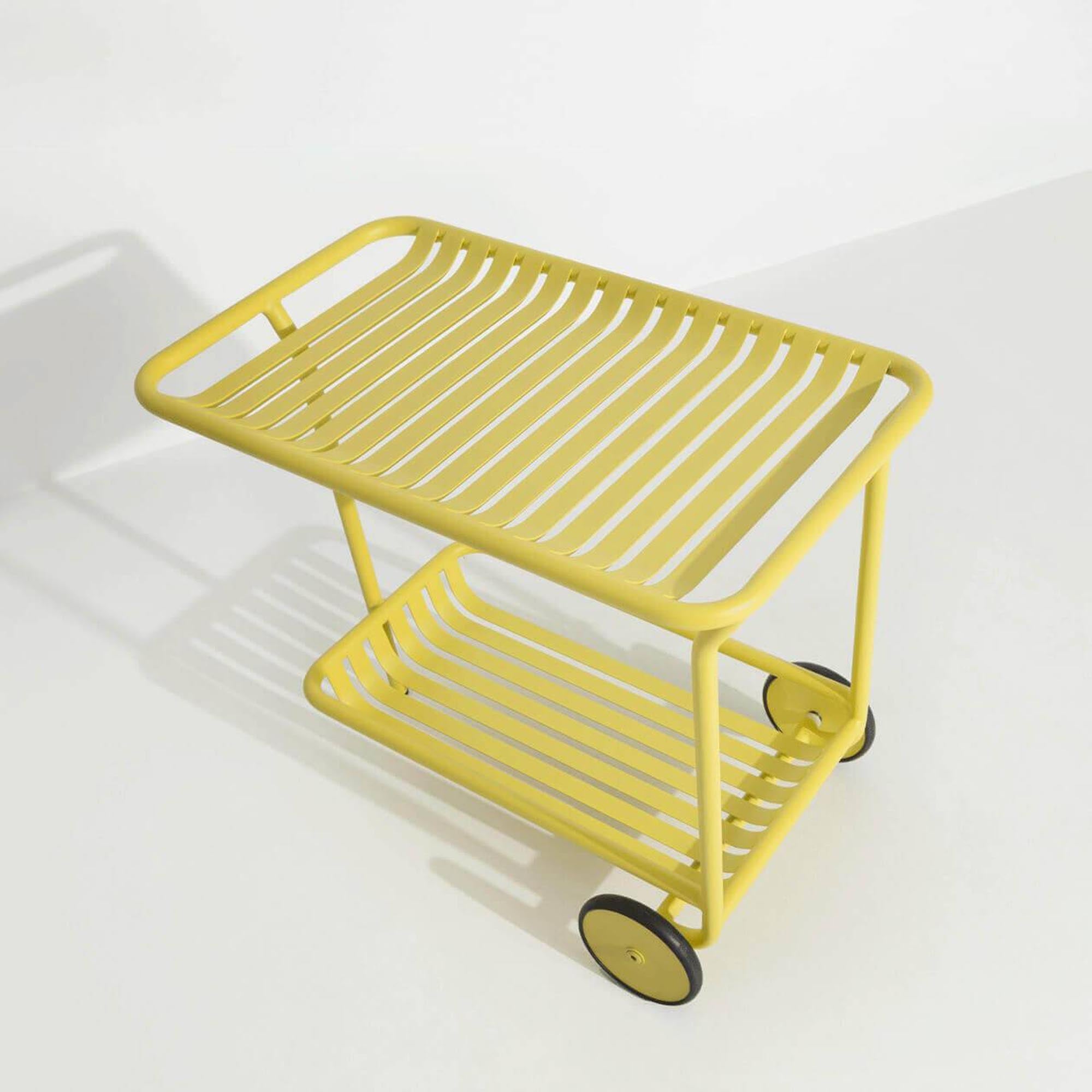 Eleganter Week-End Trolley von Petite Friture für stilvolle Reisen.