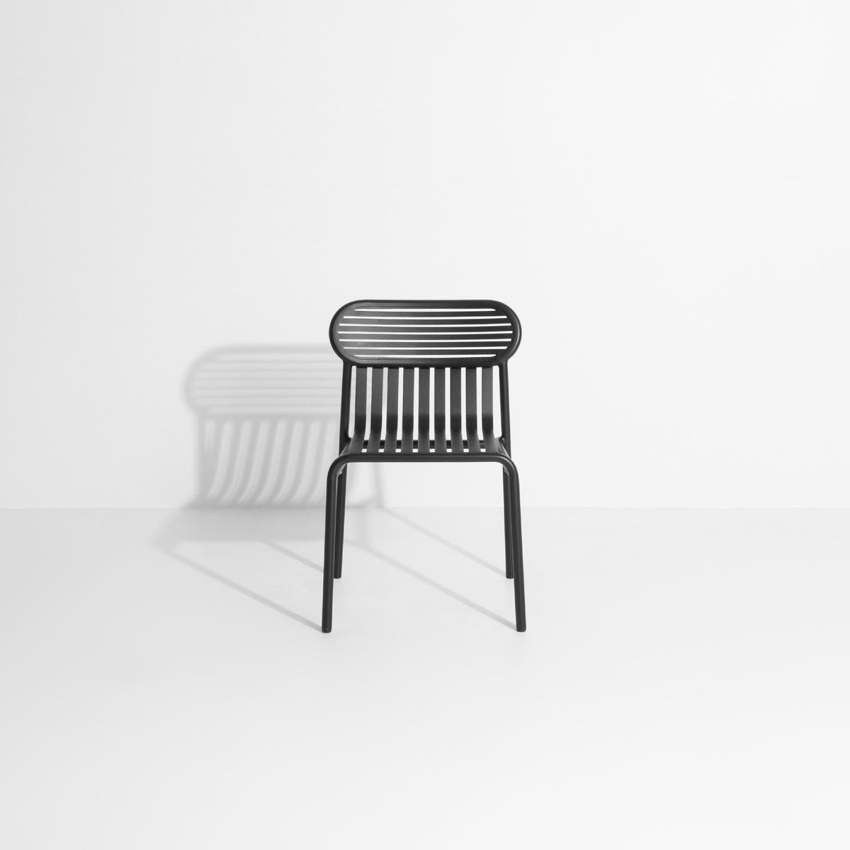 Week-End Gartenstuhl in Black präsentiert im Onlineshop von KAQTU Design AG. Gartenstuhl ist von Petite Friture