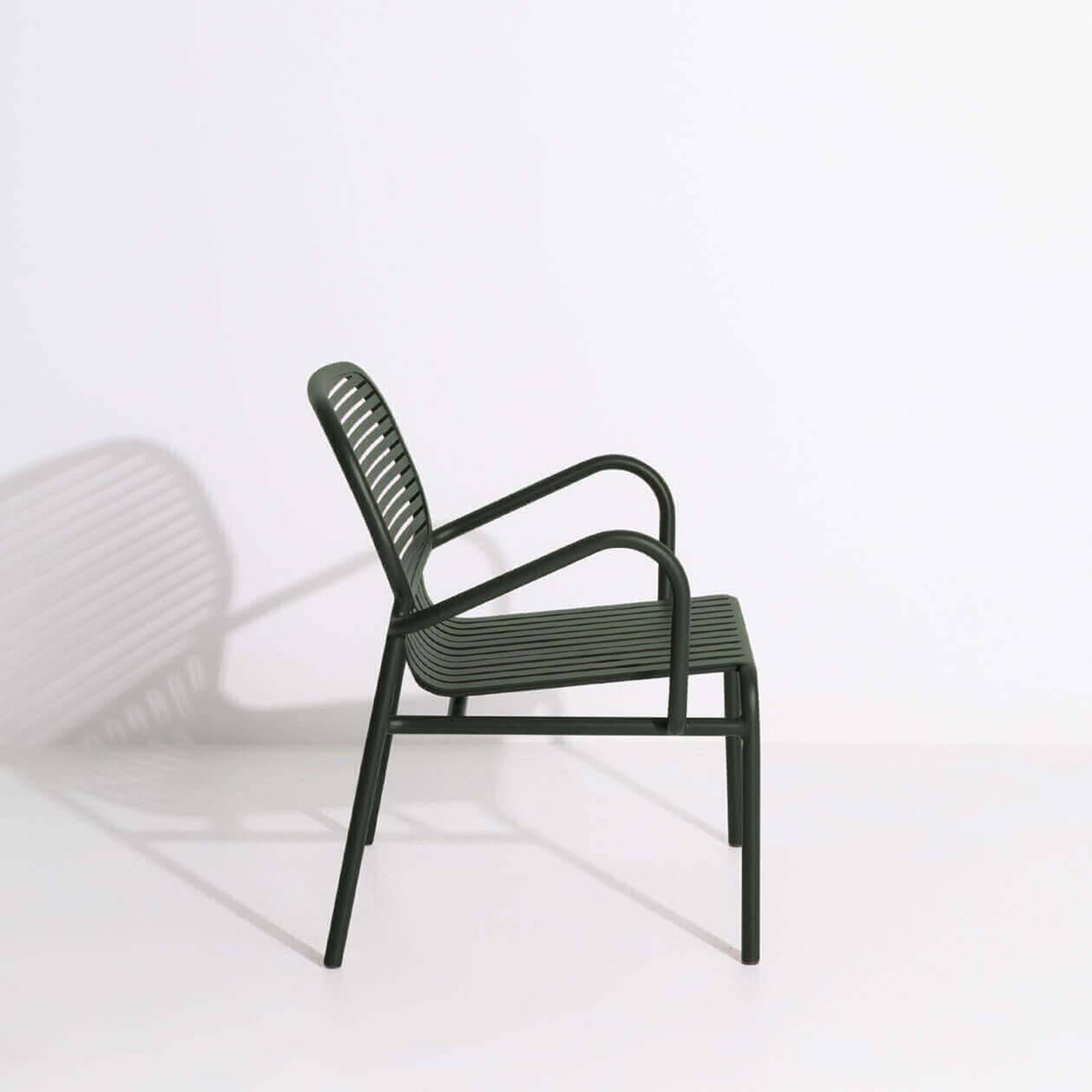 Week-End Lounger: Stilvolle Entspannung für Ihren Garten von Petite Friture.