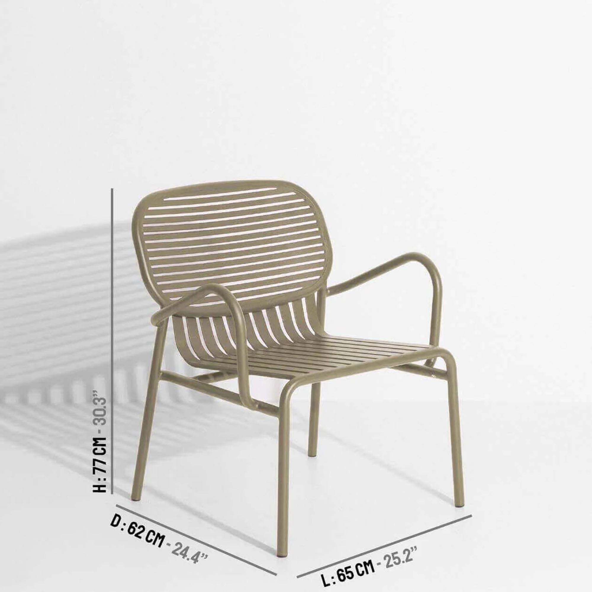 Eleganter Week-End Lounger: Perfekte Entspannung im Freien.