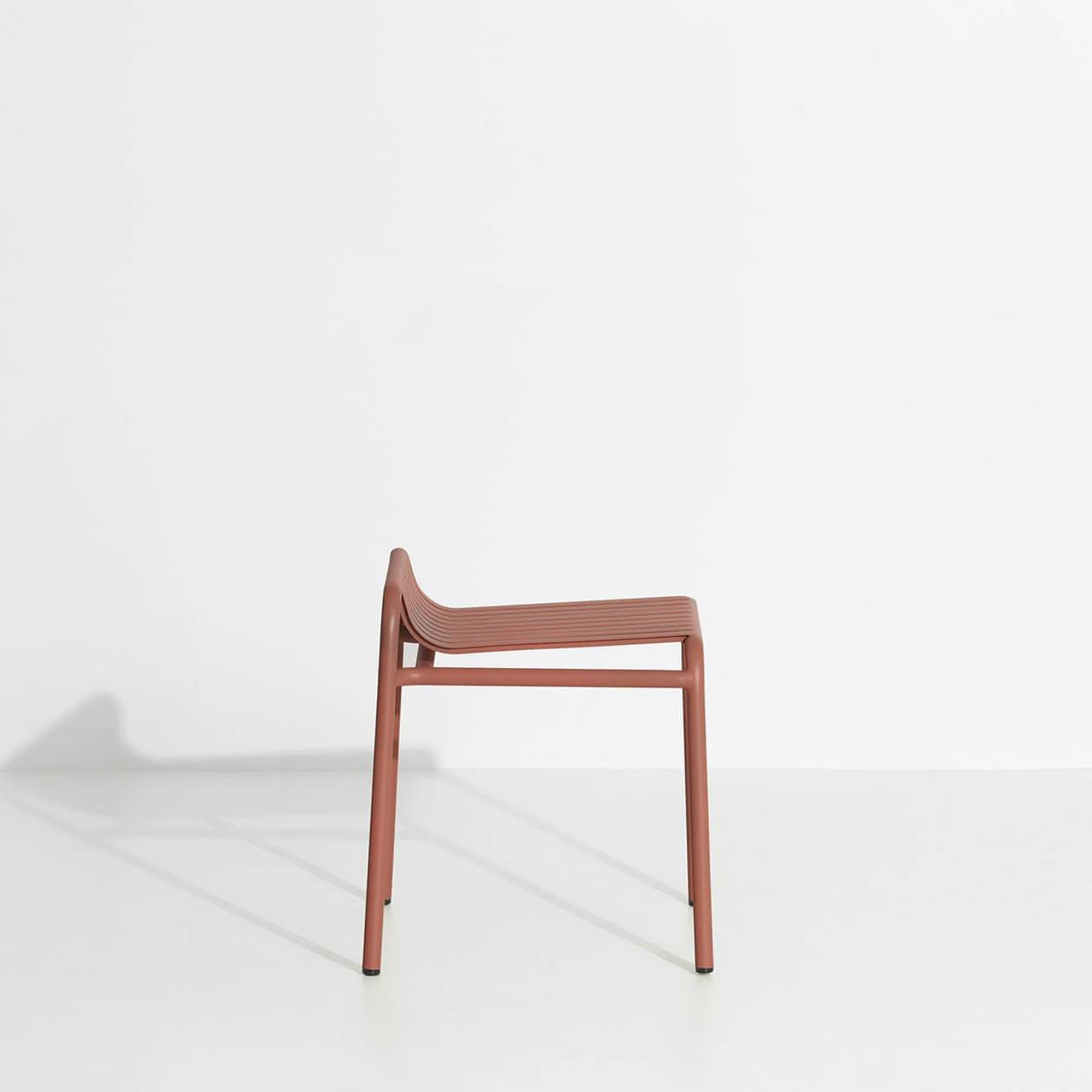 Eleganter Week-End Hocker: Perfekte Ergänzung für Ihren Außenbereich.