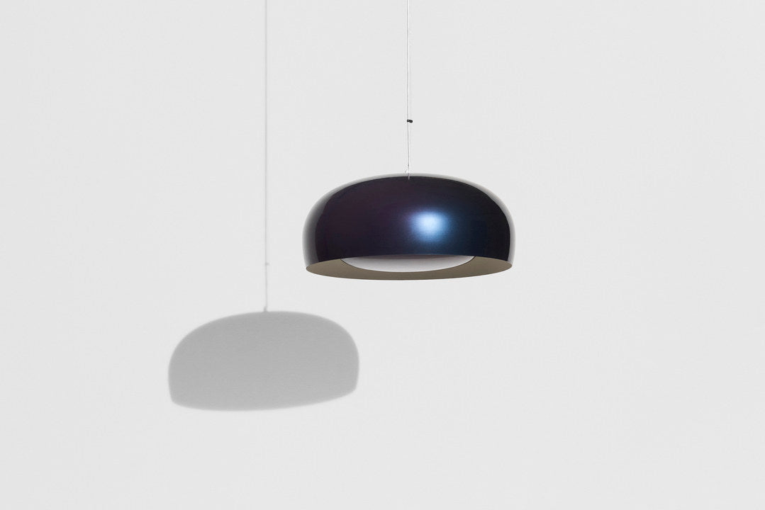 Brush Pendellampe Large in Bettle präsentiert im Onlineshop von KAQTU Design AG. Pendelleuchte ist von Petite Friture
