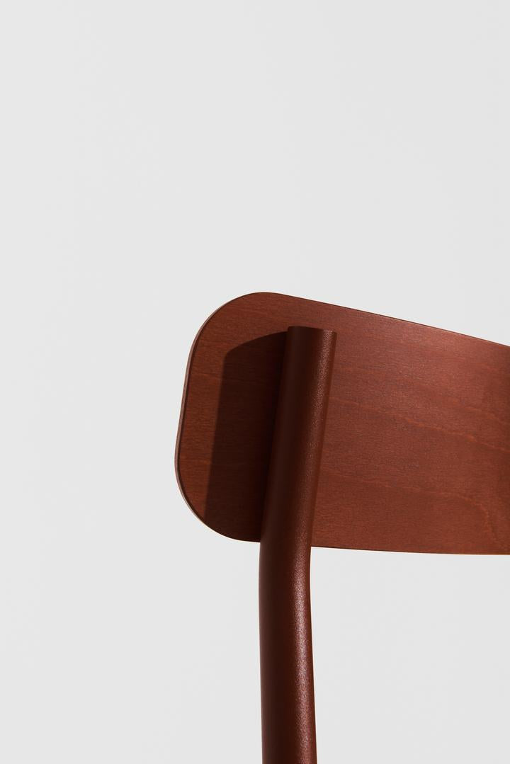 Fromme Wood Stuhl in Red Brown präsentiert im Onlineshop von KAQTU Design AG. Gartenstuhl ist von Petite Friture