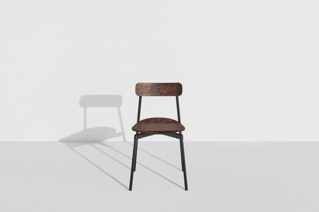 Fromme Wood Stuhl in Red Brown präsentiert im Onlineshop von KAQTU Design AG. Gartenstuhl ist von Petite Friture