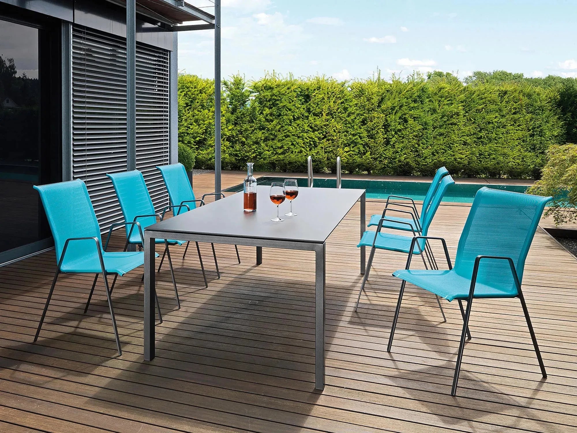 Eleganter Matten-Sessel Luzern: Perfekt für stilvolle Outdoor-Oasen.