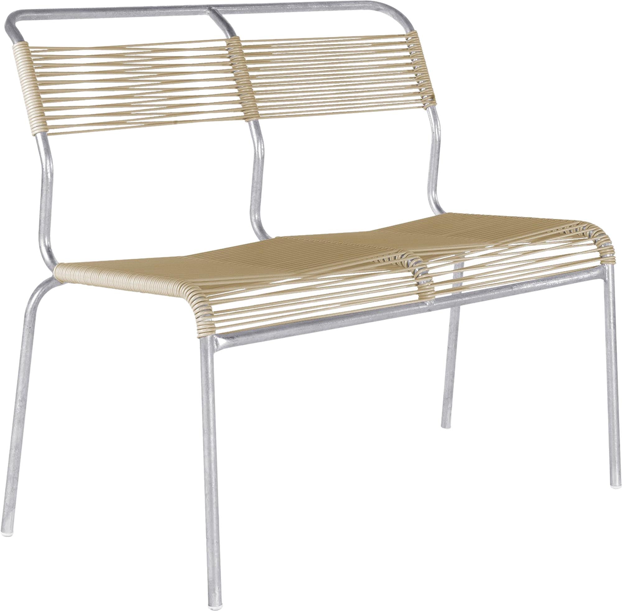 Entdecken Sie die elegante Spaghetti-Bank Säntis 2er von Schaffner – ideal für Garten und Terrasse, vereint Komfort und modernes Design.