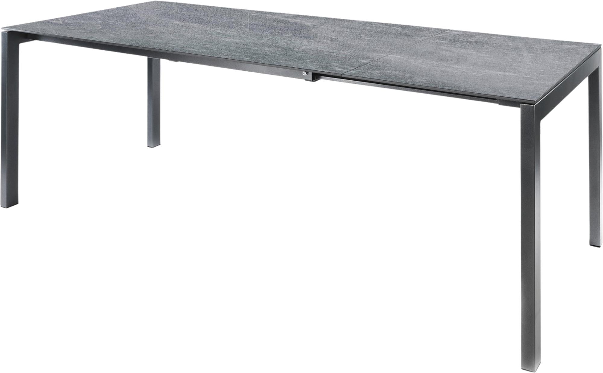 Eleganter, ausziehbarer Fiberglastisch Luzern von Schaffner – ideal für Garten und Balkon, wetterfest und leicht zu reinigen.