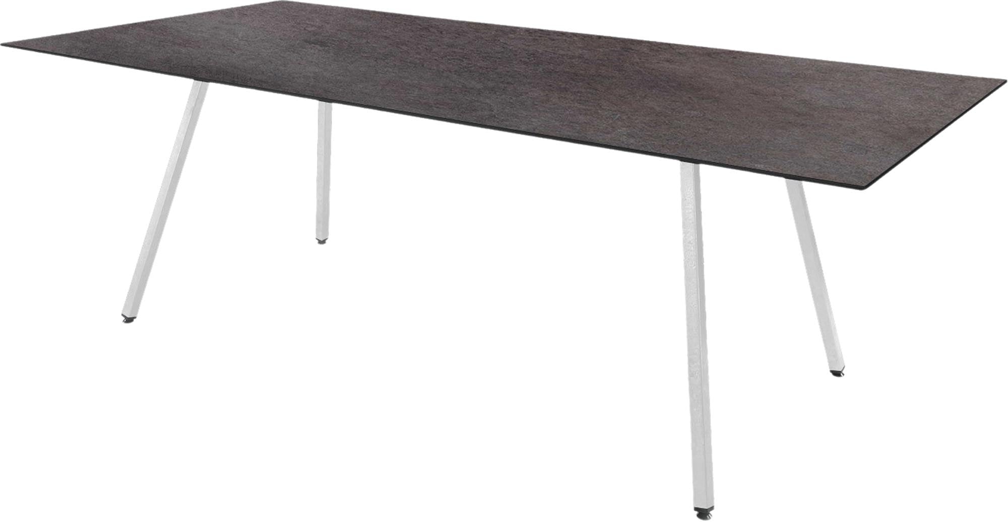 Der Fiberglastisch Chur 160/220 von Schaffner: langlebig, elegant, perfekt für draußen, wetterfest und modern.