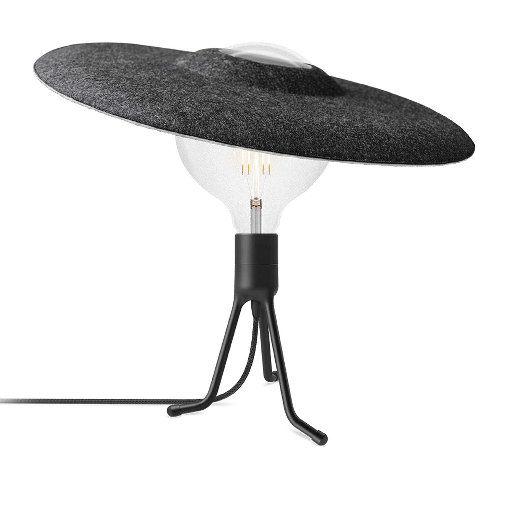 Umage Shade Felt: Eleganter Lampenschirm, der Licht perfekt reguliert und Blendung minimiert. Ideal für stilvolle Wohnräume.