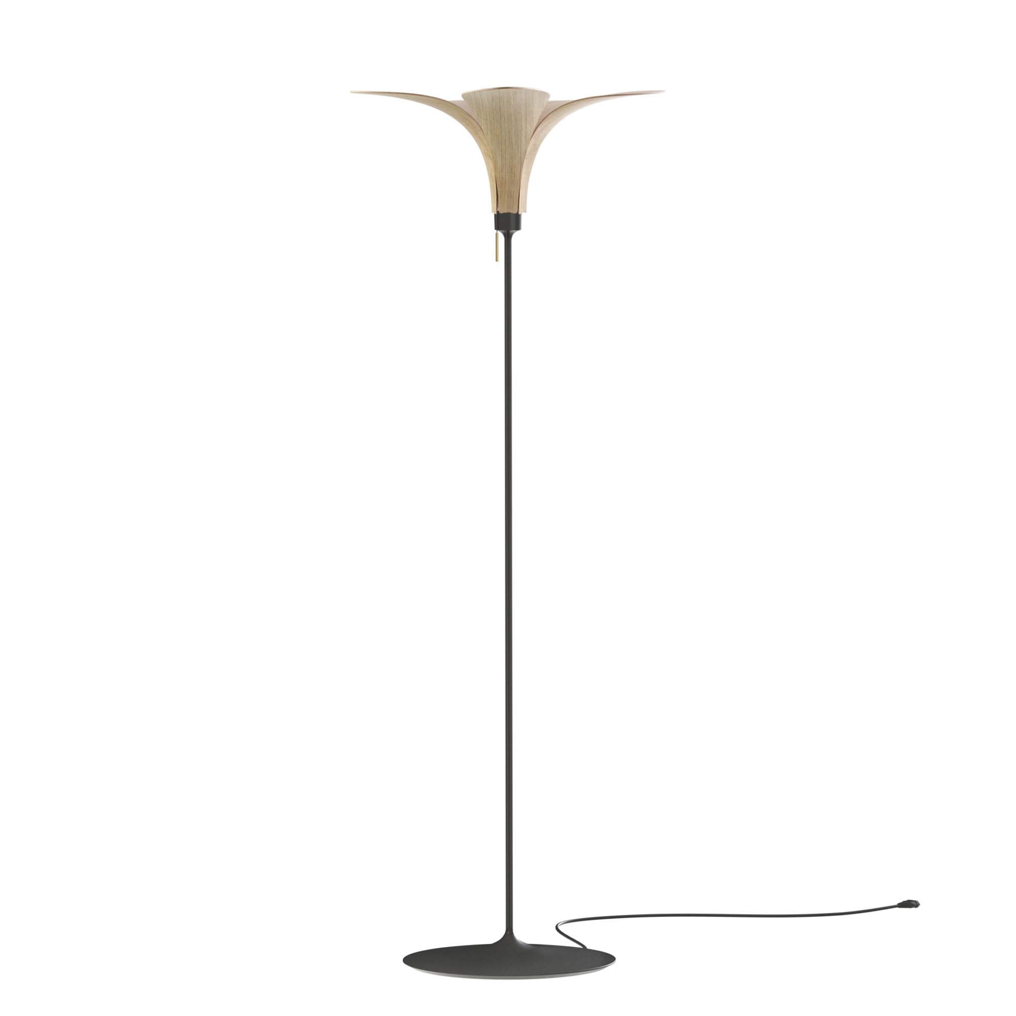 Der Jazz Lampenschirm von Umage: Stilvolles 3D-Furnier und Eichenholz vereinen Eleganz und natürliche Frische für Ihr Zuhause.