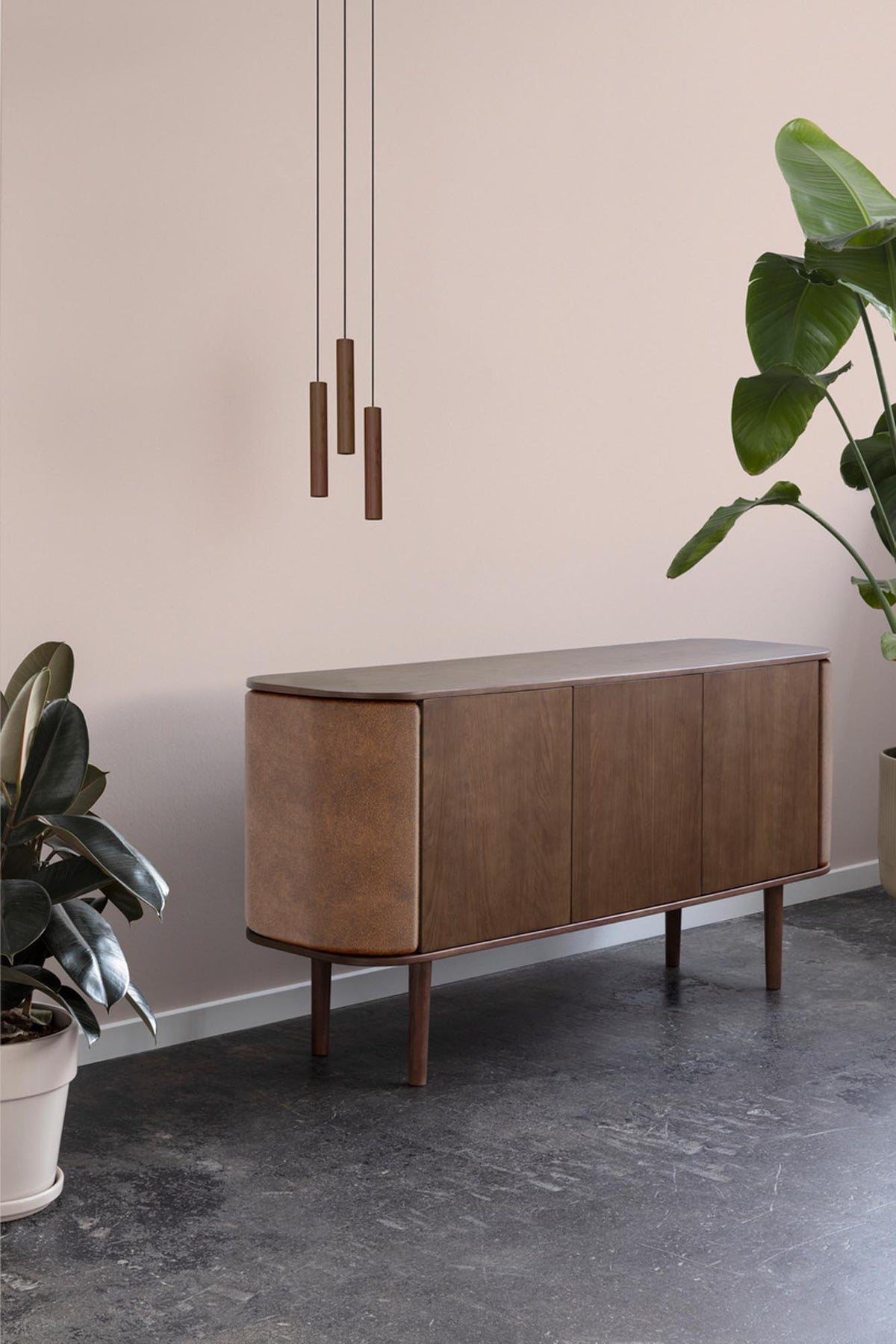 Treasures 3-türig Sideboard in Hazelnut präsentiert im Onlineshop von KAQTU Design AG. Sideboard ist von Umage