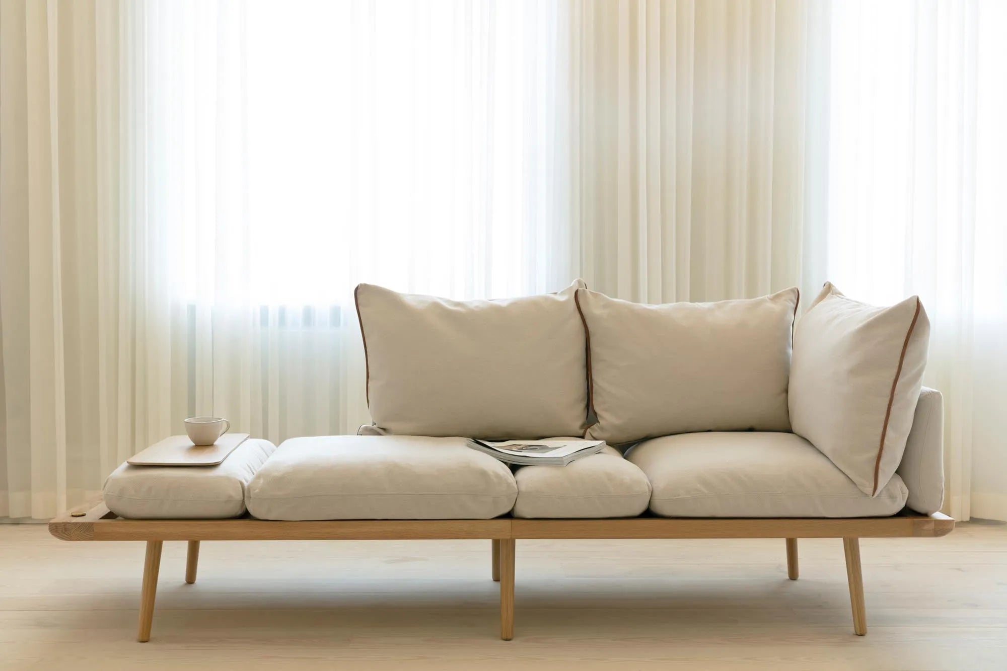 Elegantes Umage Sofa: Perfekte Entspannung für drei Personen.