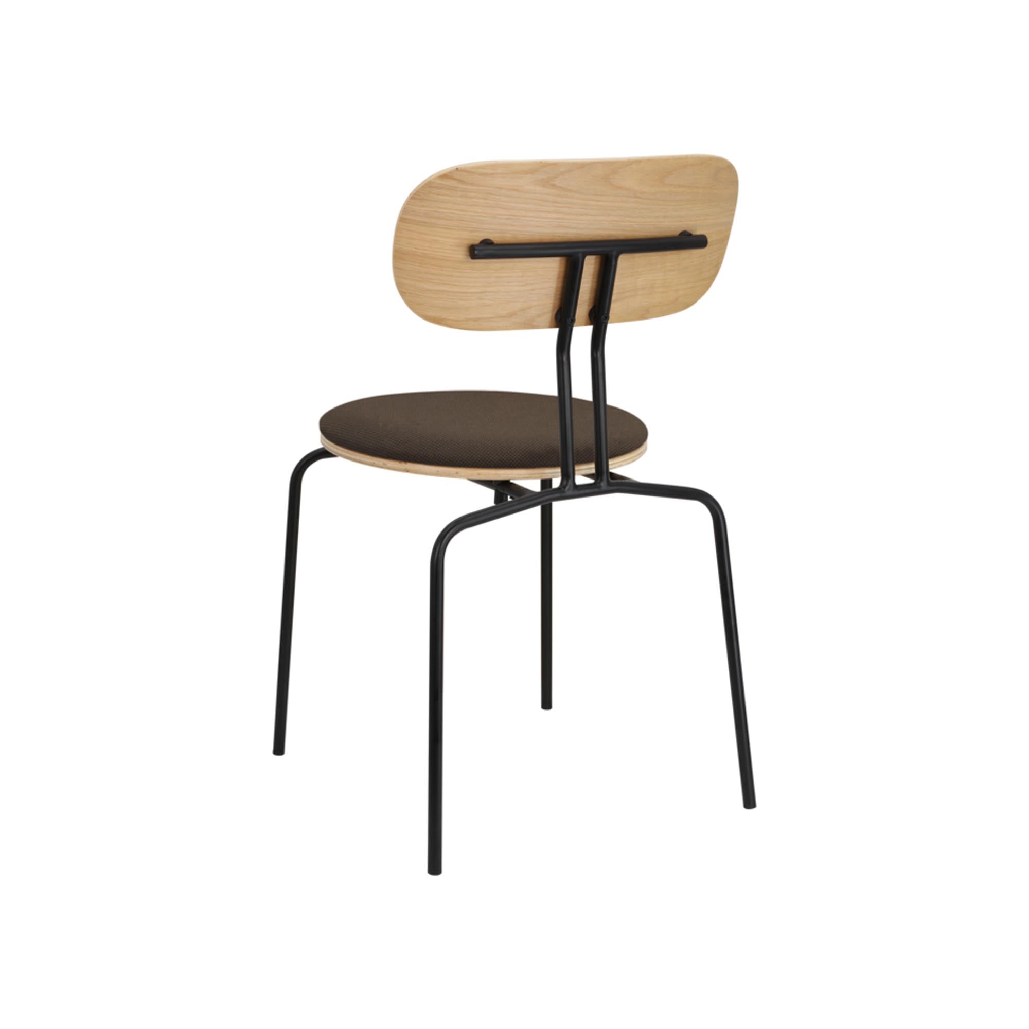 Curious Stuhl von Umage: Komfort trifft auf skandinavisches Design.