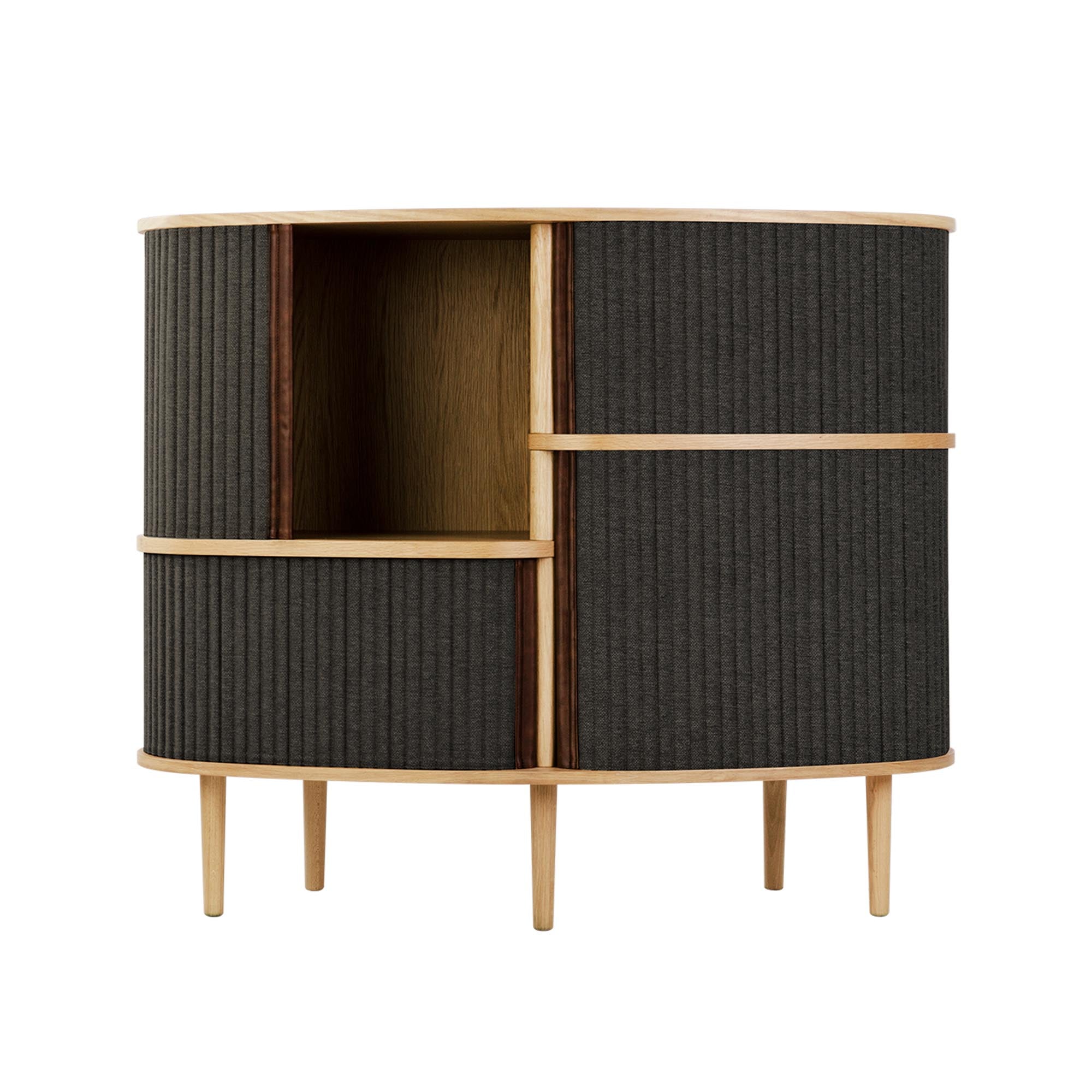 Audacious Highboard  in Sugar Brown präsentiert im Onlineshop von KAQTU Design AG. High-Sideboard ist von Umage