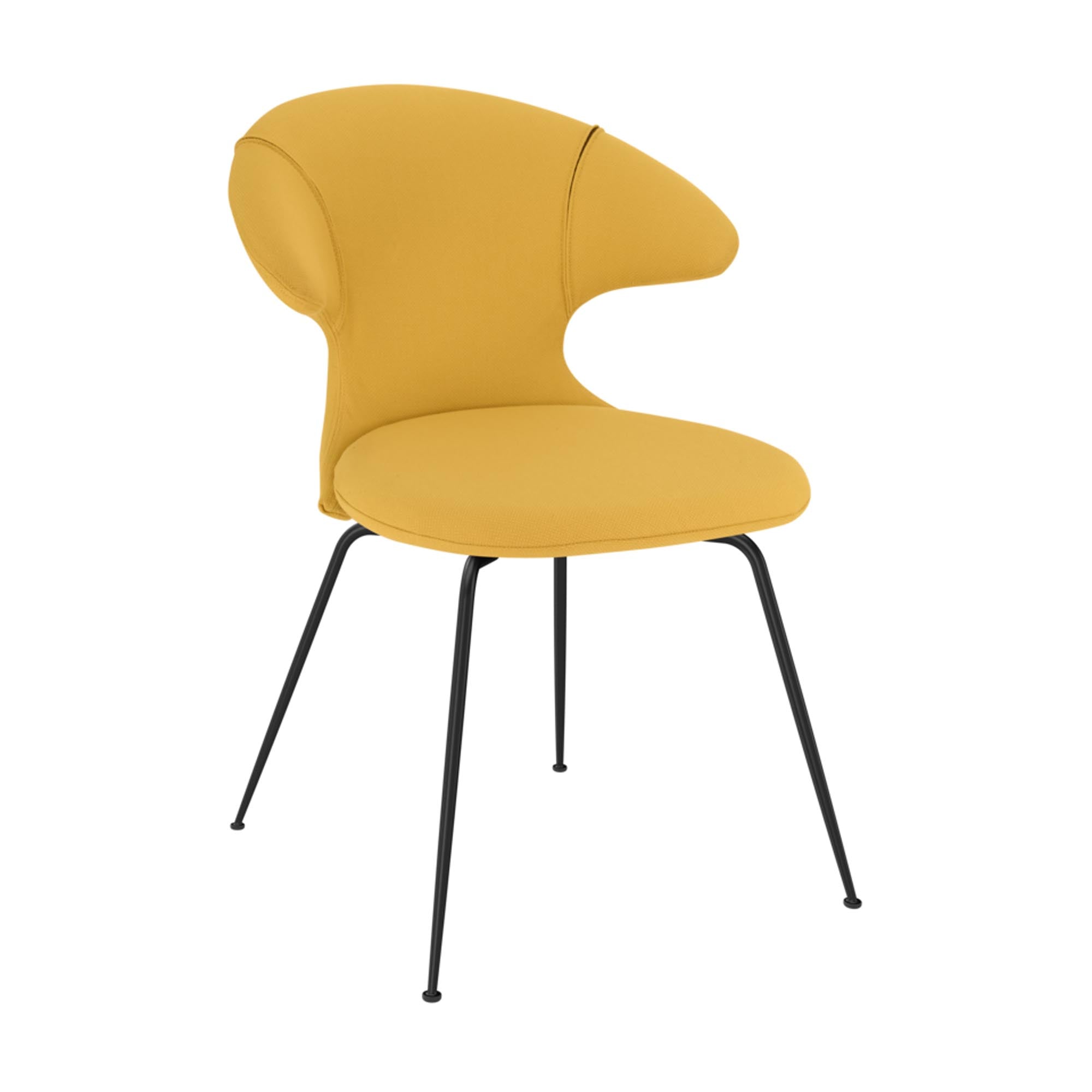 Entdecken Sie den Time Flies Stuhl von Umage: Ein einzigartiges Design mit anpassbarer Polsterung in 17 Farben aus recyceltem Material und eleganten Beinen.