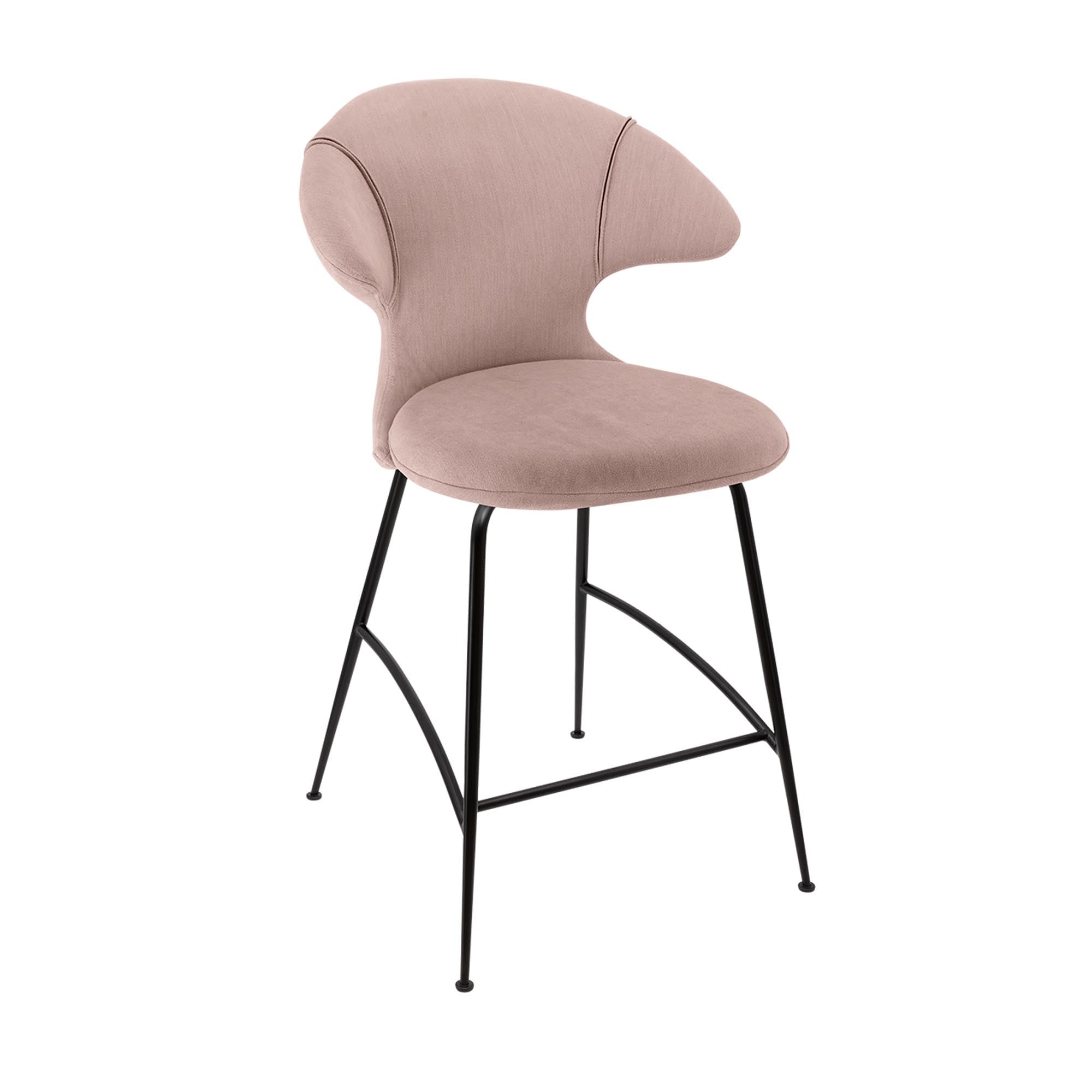 Erleben Sie den Time Flies Thekenhocker von Umage – eine flexible, nachhaltige und komfortable Sitzlösung in vielfältigen Farben und Materialien.