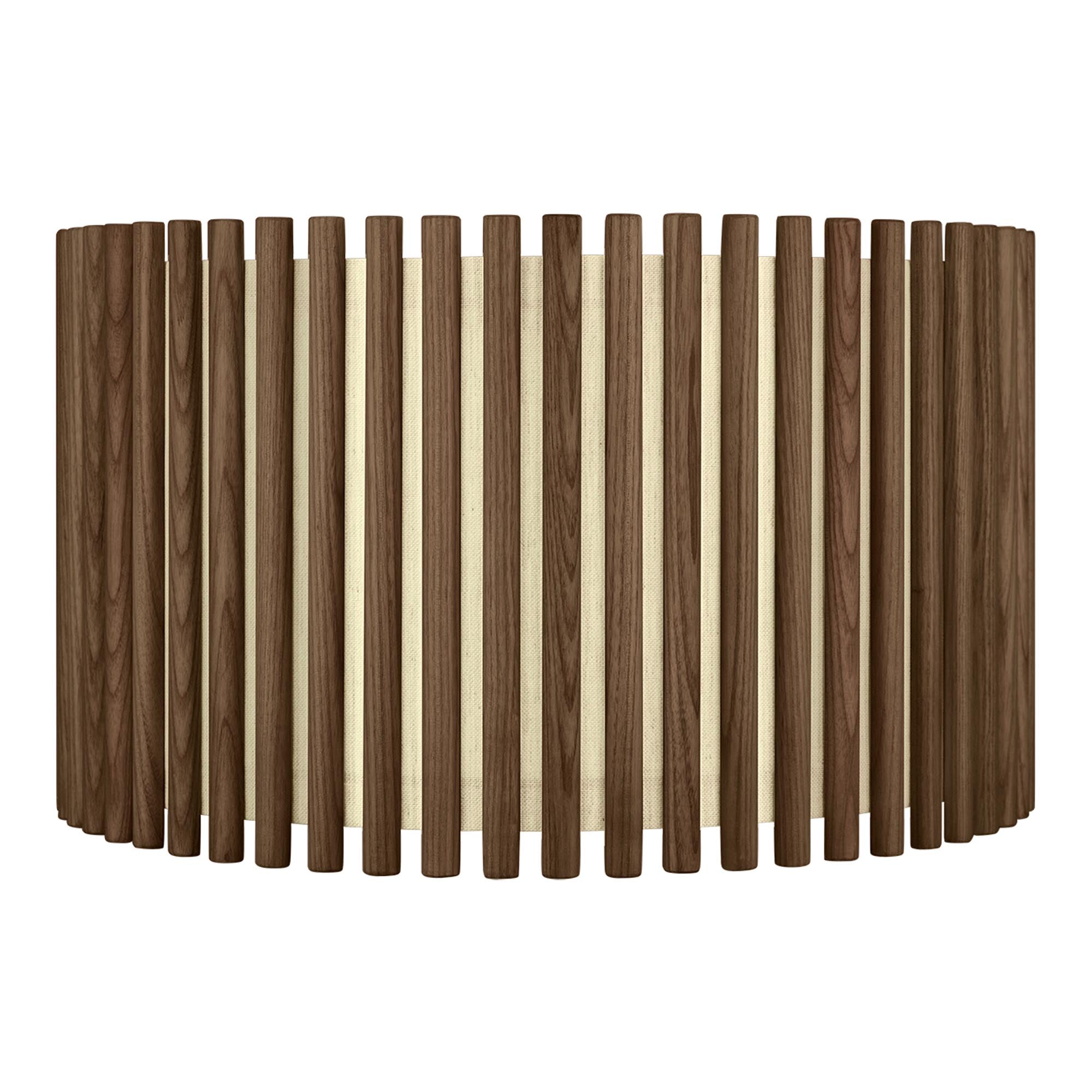 Eleganter Komorebi Lampenschirm von Umage aus Holzlamellen und Textil, ideal für entspannende Atmosphären in jedem Raum.