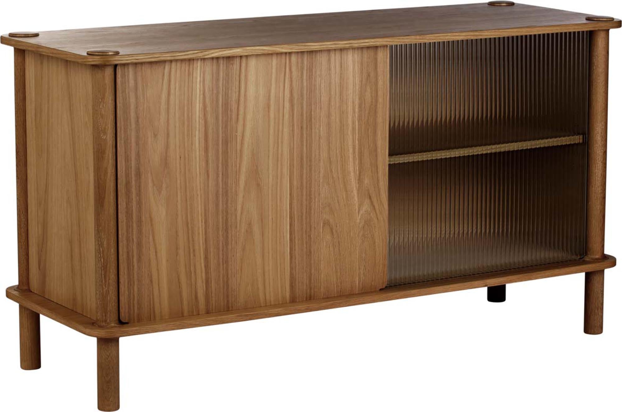 Italic Sideboard mit 1 Holztüre / 1 Glastüre in Eiche präsentiert im Onlineshop von KAQTU Design AG. Sideboard ist von Umage