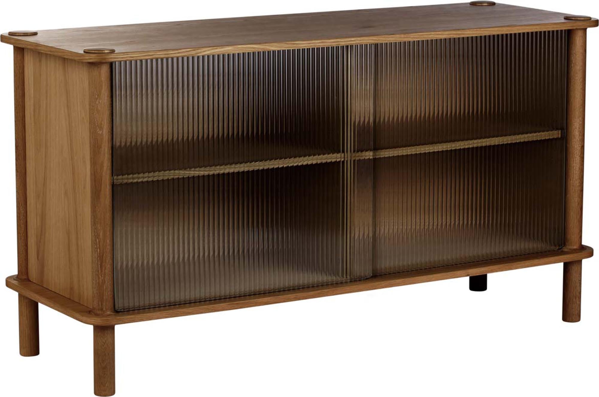 Italic Sideboard mit 2 Glastüren in Eiche präsentiert im Onlineshop von KAQTU Design AG. Sideboard ist von Umage