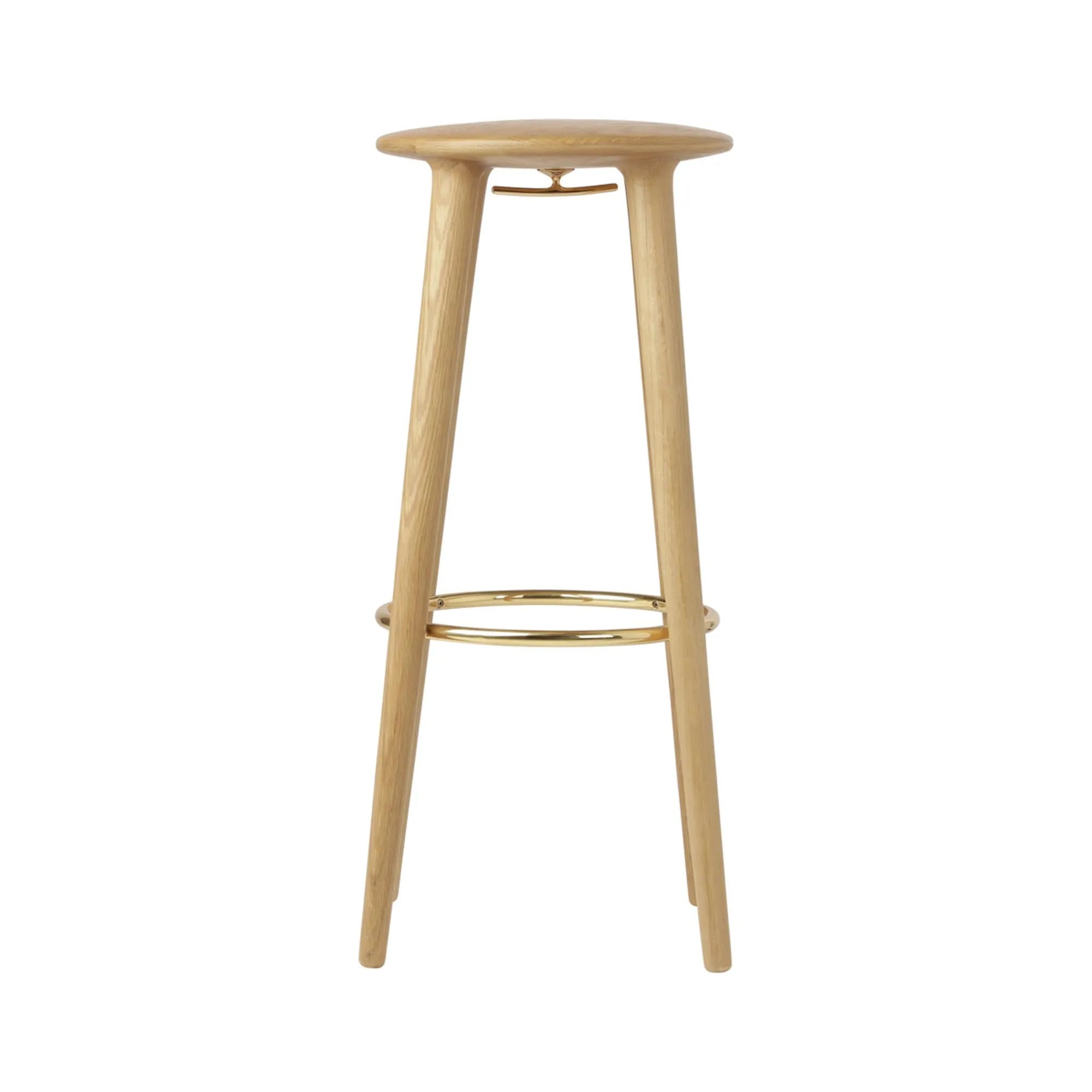 The Socialite bar stool in Eiche Schwarz präsentiert im Onlineshop von KAQTU Design AG. Barhocker ist von Umage