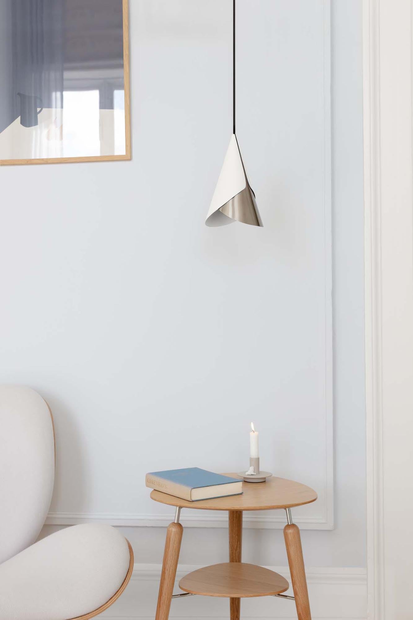 Entdecken Sie den Cornet Lampenschirm von Umage: Flexibles, skandinavisches Design für individuelle Beleuchtung in Ihrem Zuhause.