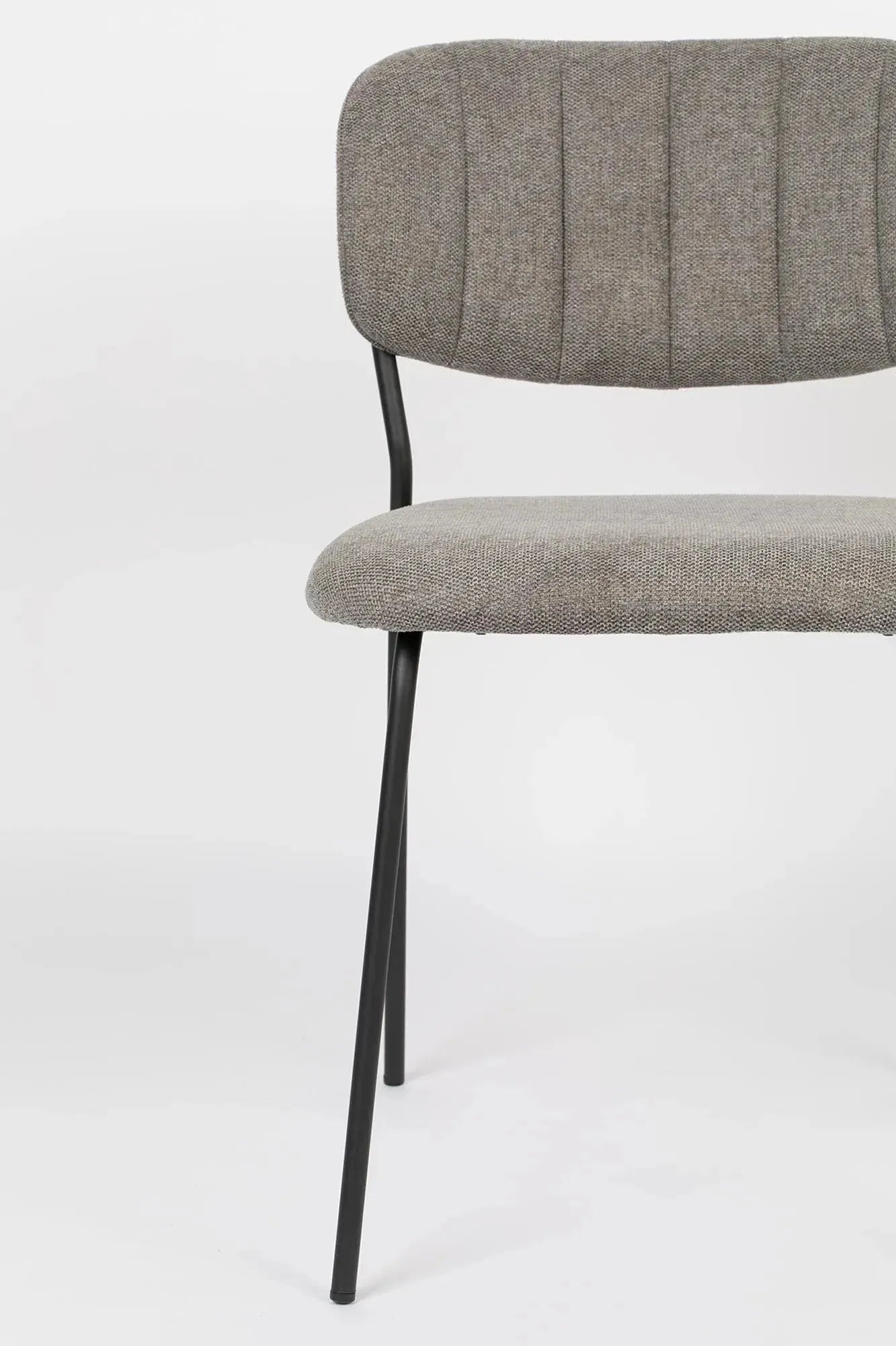 Stuhl Jolien V1: Stilvoll gepolstert für zeitgemäßes Interieur.