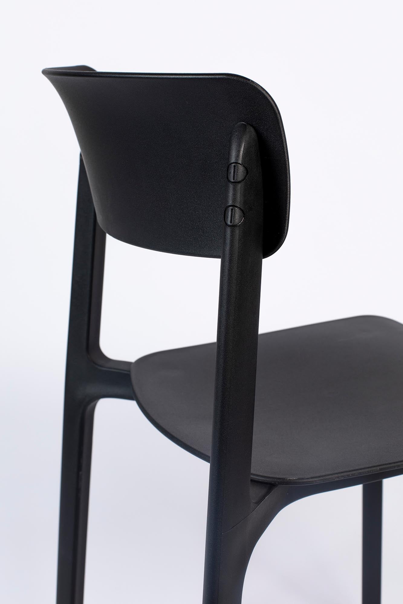 Stuhl Clive: Modernes Design trifft auf höchsten Sitzkomfort.