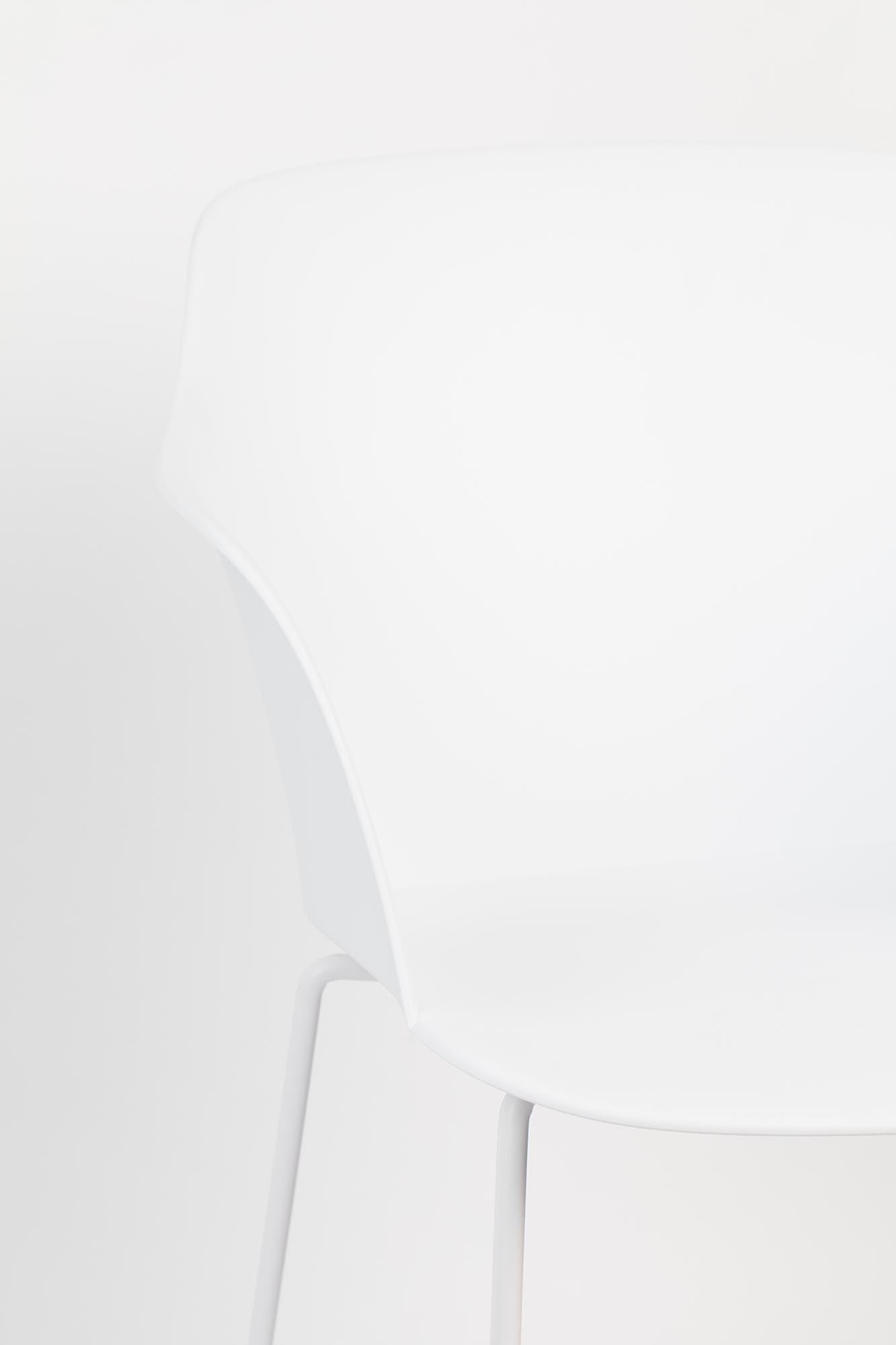 Eleganter TANGO Stuhl: Perfekte Symbiose aus Stil und Bequemlichkeit.