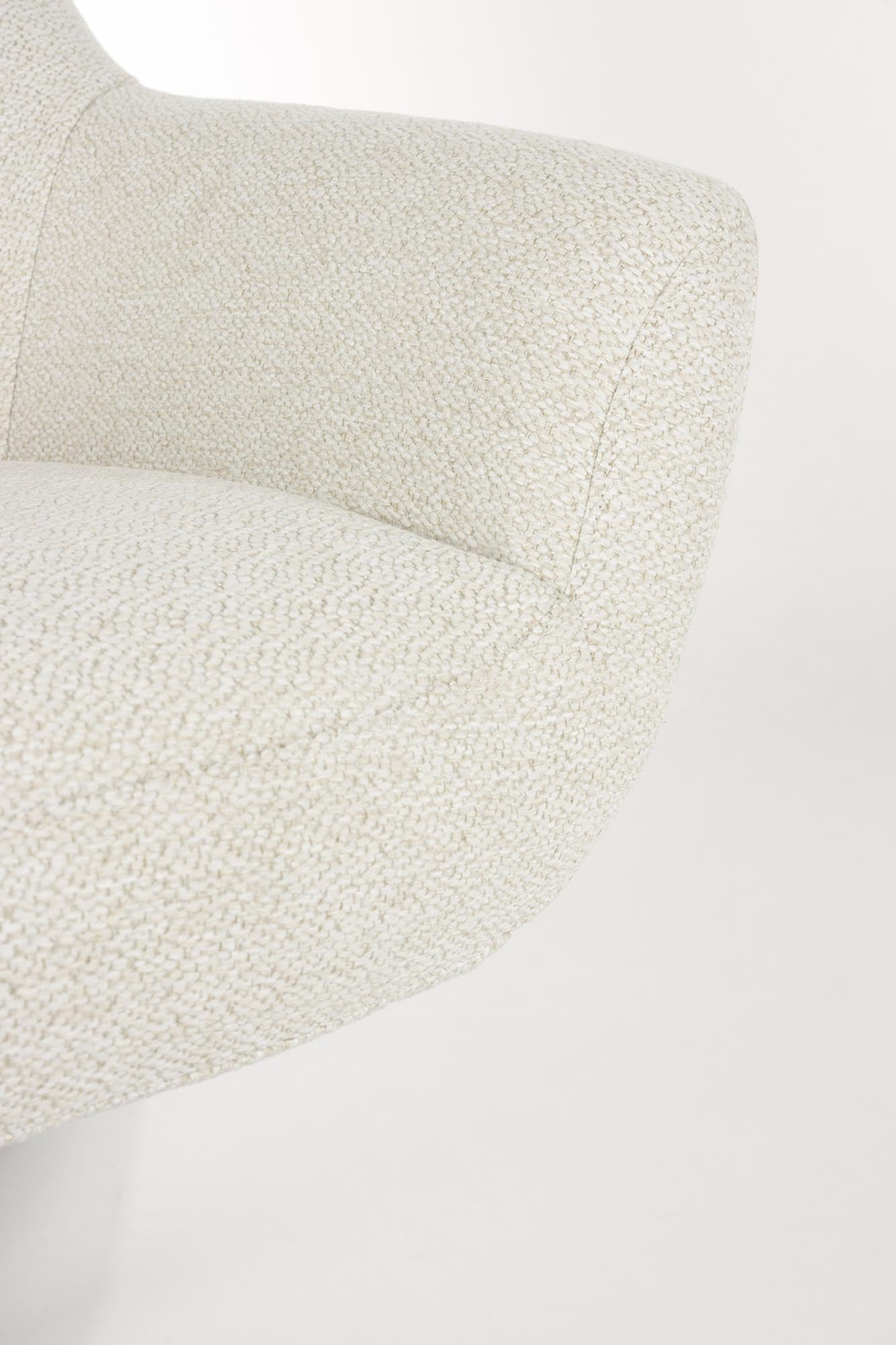 Eleganter Sessel Yuki: Stilvoll, komfortabel und ideal für moderne, kleine Räume.