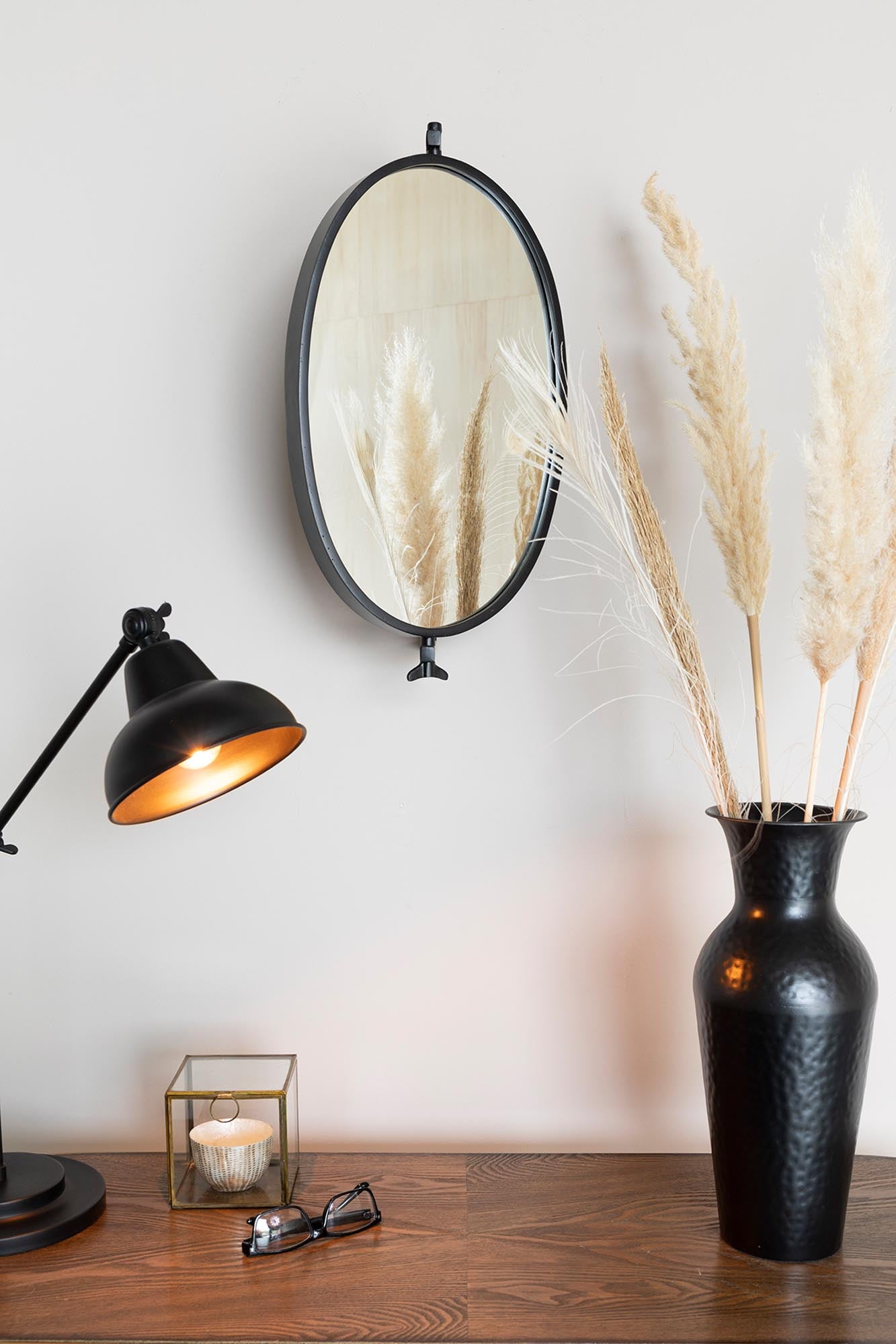 Spiegel LARA in Schwarz präsentiert im Onlineshop von KAQTU Design AG. Spiegel ist von White Label Living