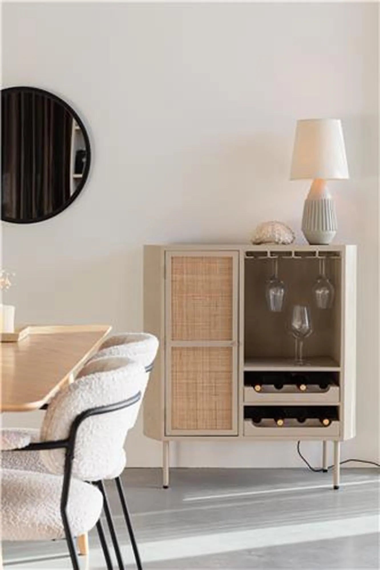 Wein CABINET AMAYA LOW in Beige präsentiert im Onlineshop von KAQTU Design AG. Weinregal ist von White Label Living