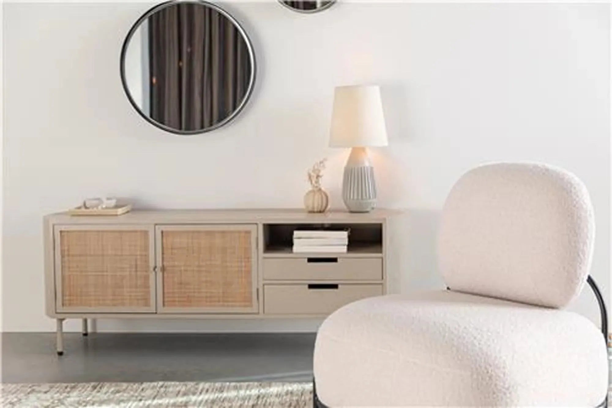 Stilvolles Sideboard Amaya aus Rattan und MDF von White Label Living.