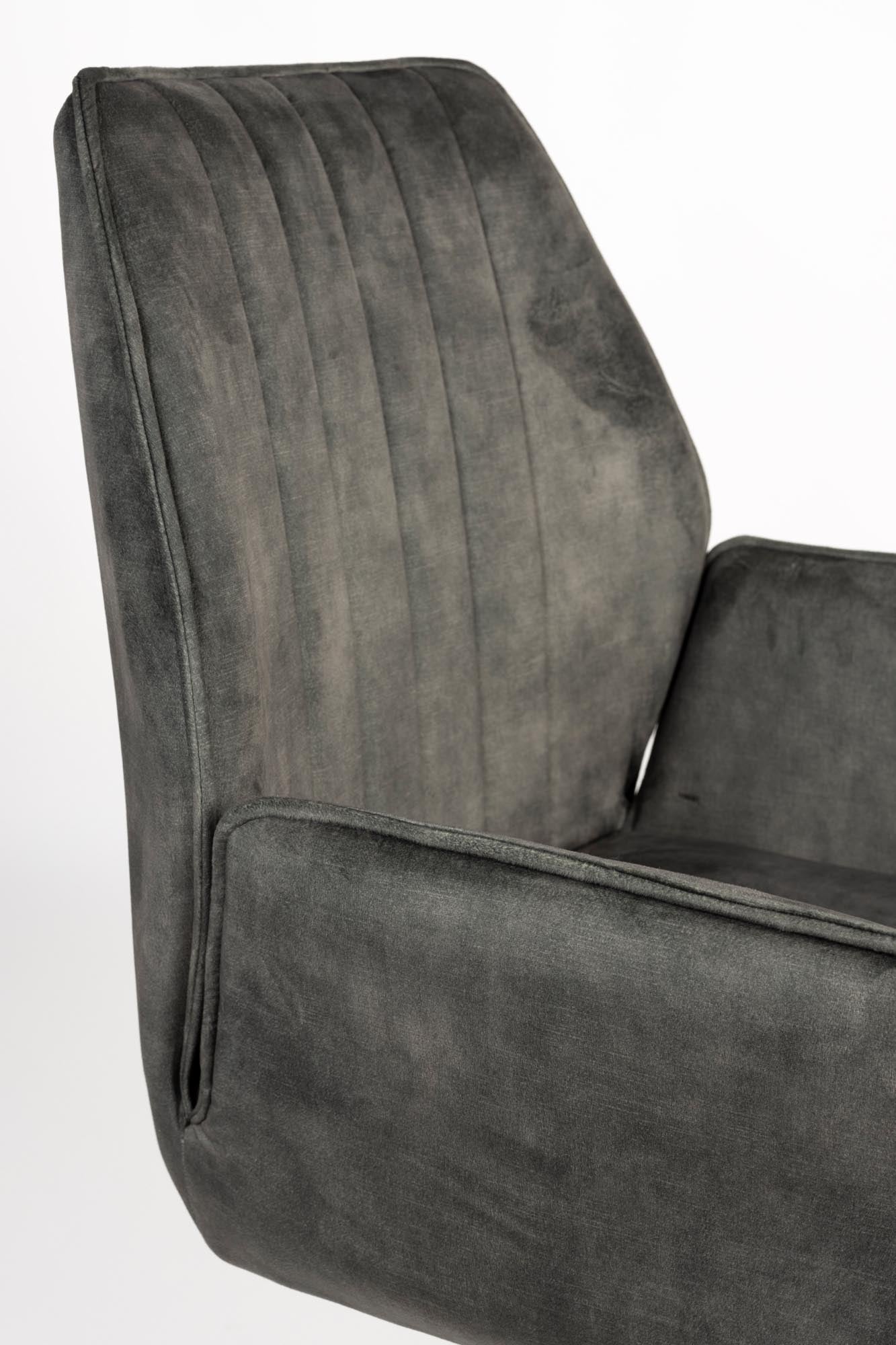 Stilvoller Armlehnstuhl Jamie von White Label Living: Hochwertige Materialien, ergonomische Form und vielfältige Farben für Ihr Zuhause.